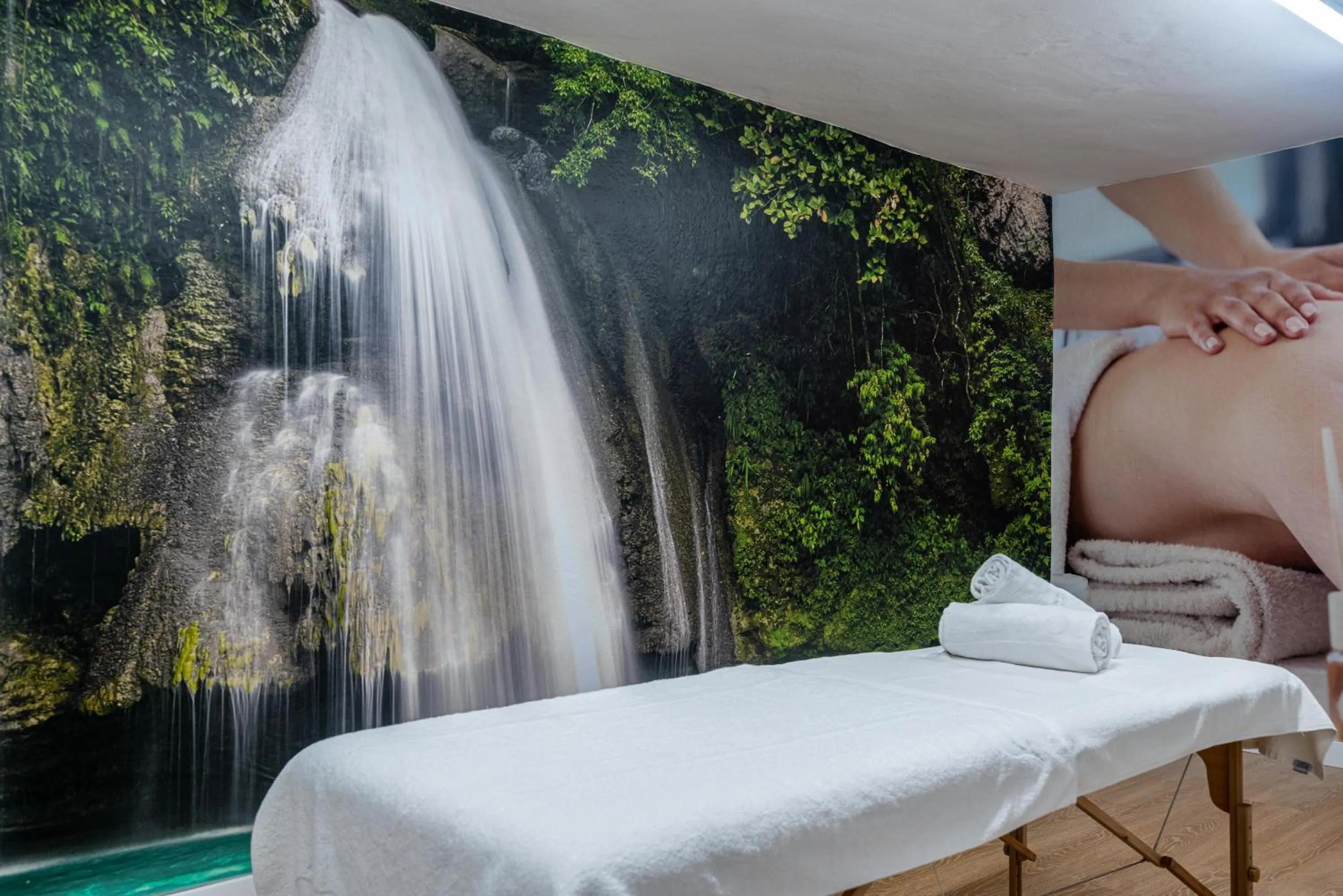 Massage in THB Maria Isabel - Adults Only