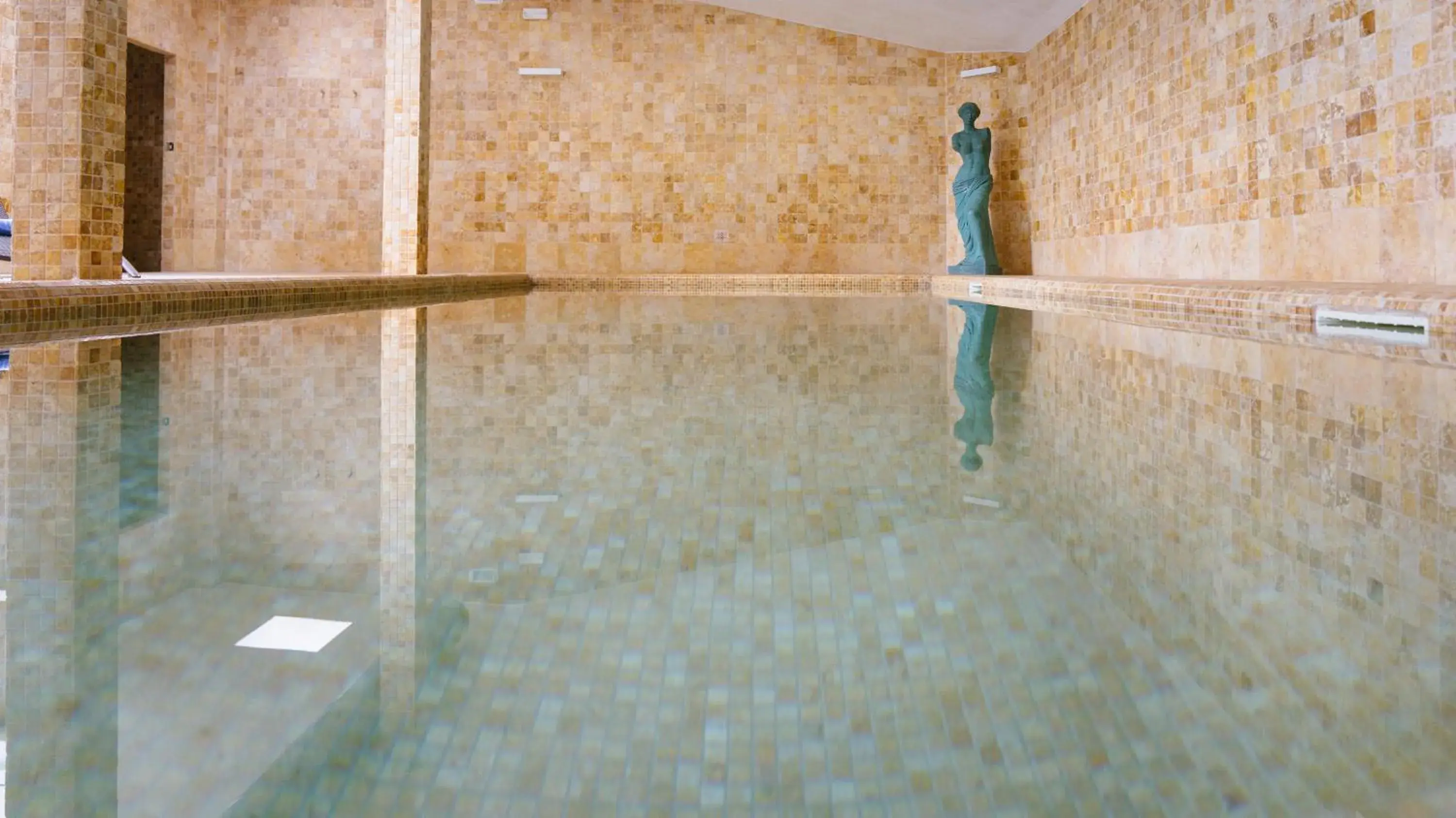Spa and wellness centre/facilities in THB Maria Isabel - Adults Only Spa and wellness centre/facilities in THB Maria Isabel - Adults Only