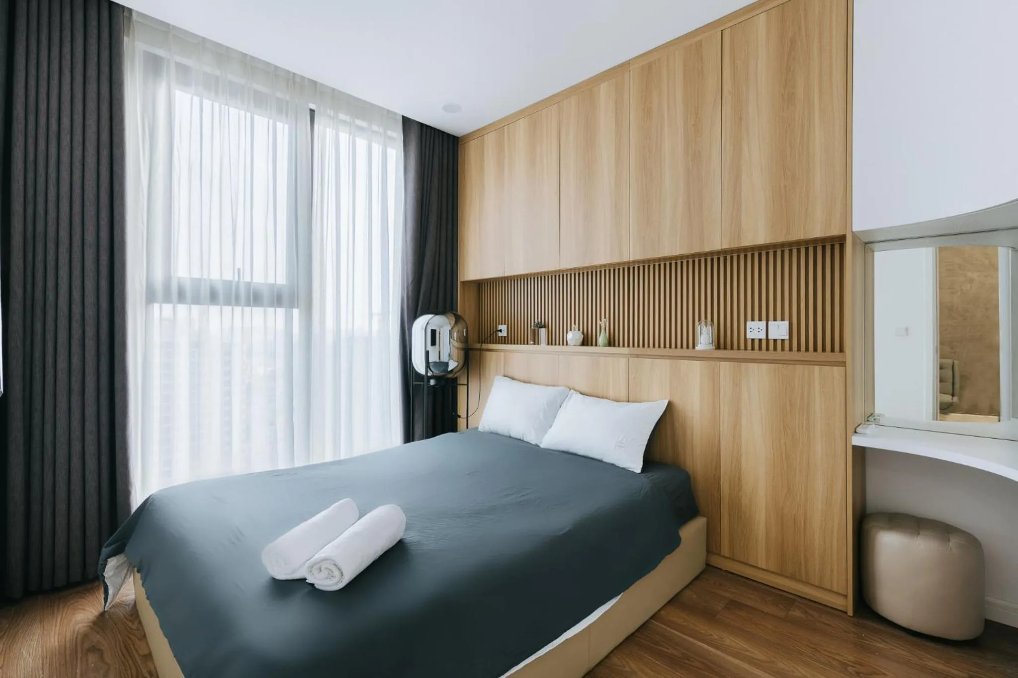 Bed in Muse Hanoi Lake View Luxury Apartment - D' Eldorado