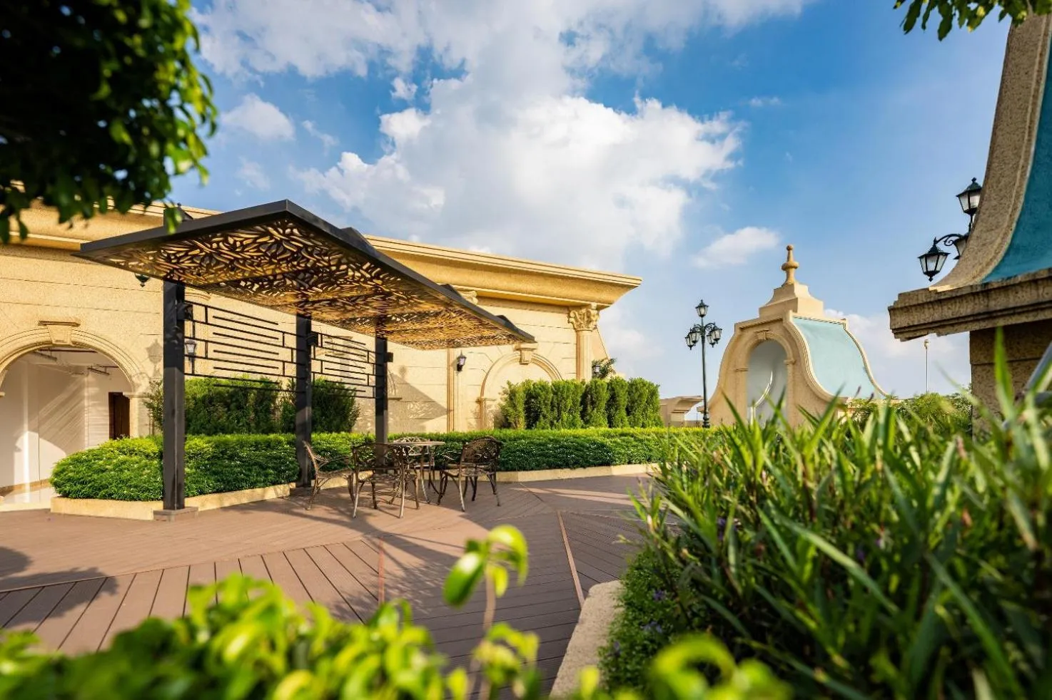 Garden in Muse Hanoi Lake View Luxury Apartment - D' Eldorado