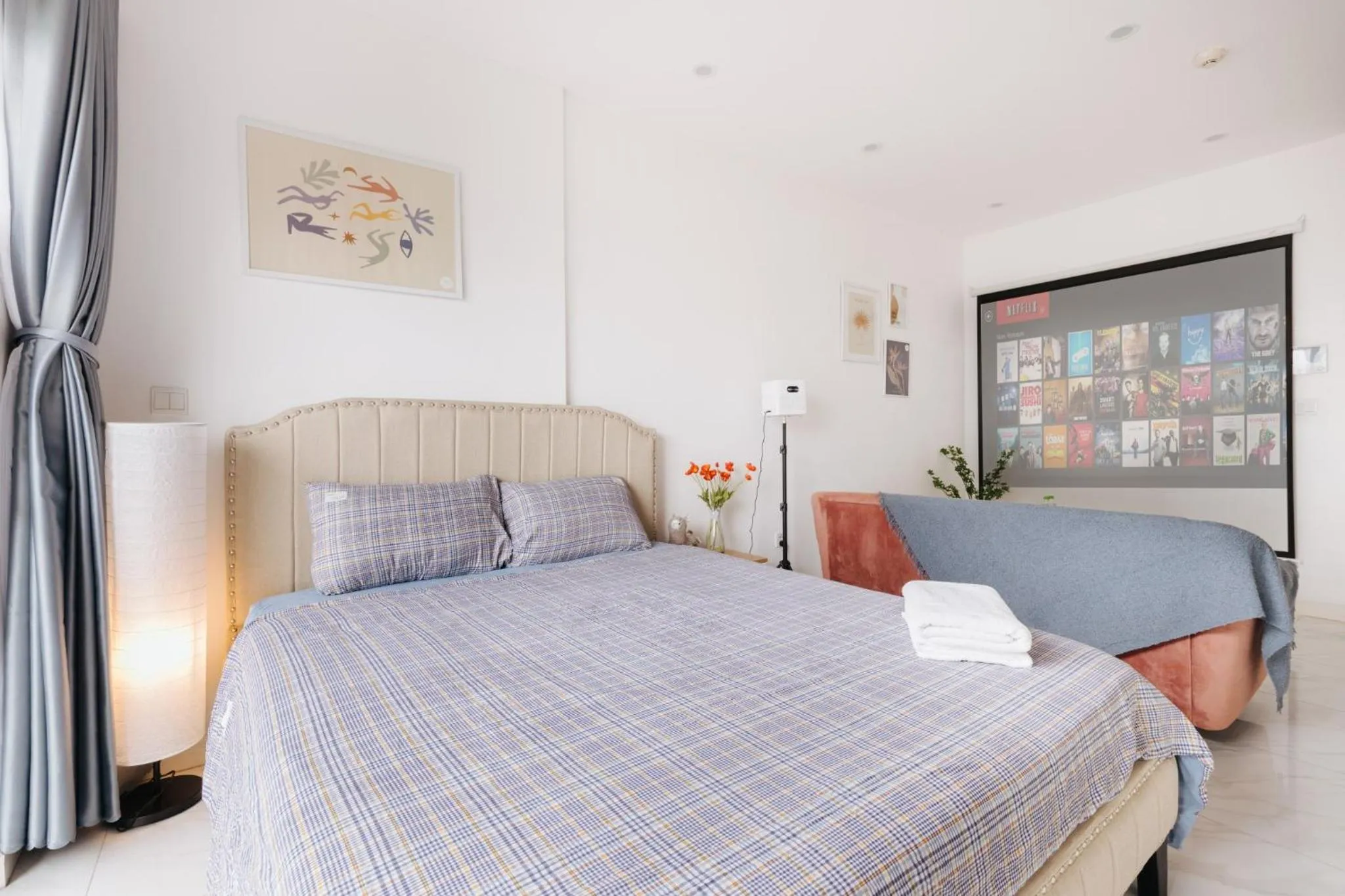 Bed in Muse Hanoi Lake View Luxury Apartment - D' Eldorado