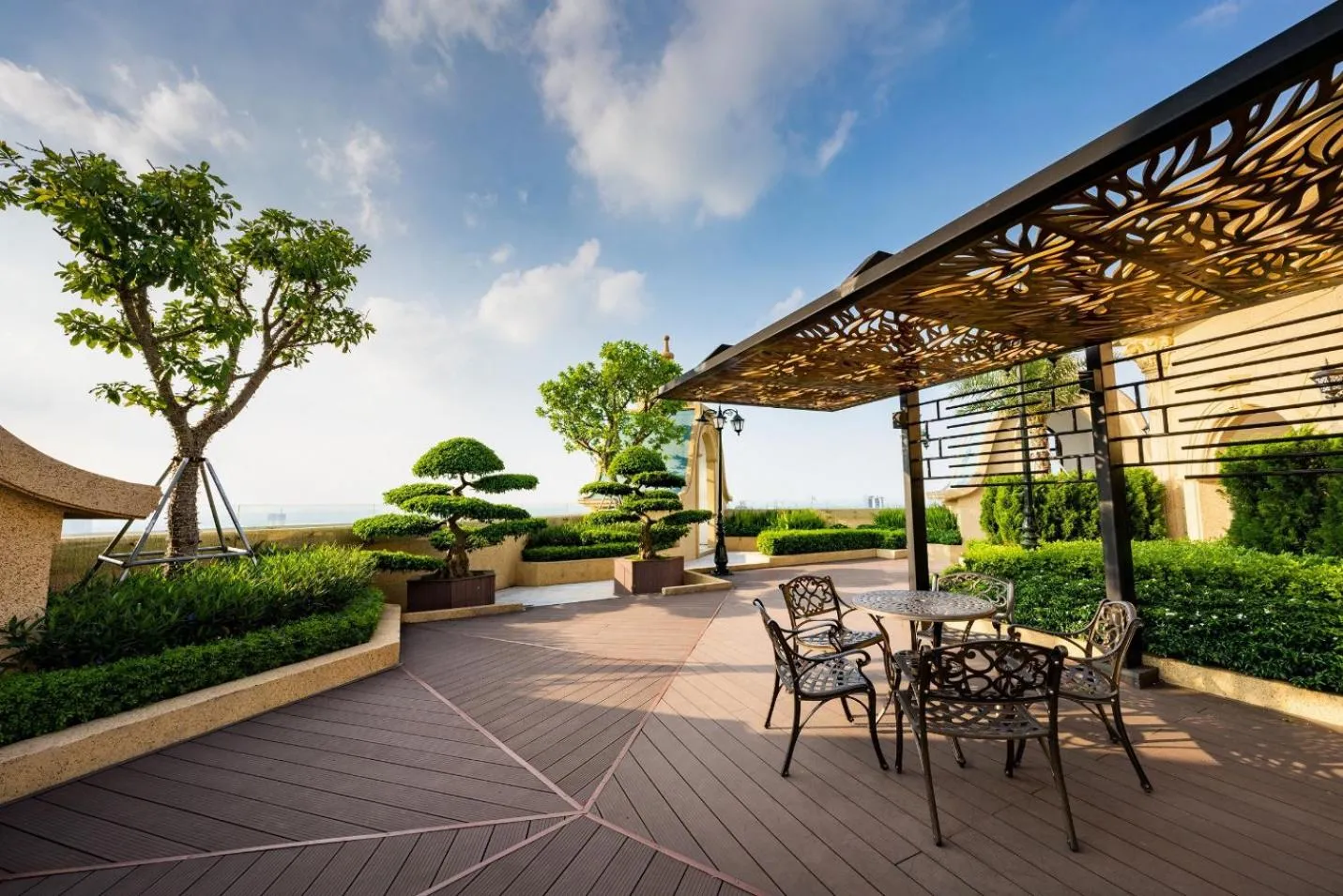 Garden in Muse Hanoi Lake View Luxury Apartment - D' Eldorado