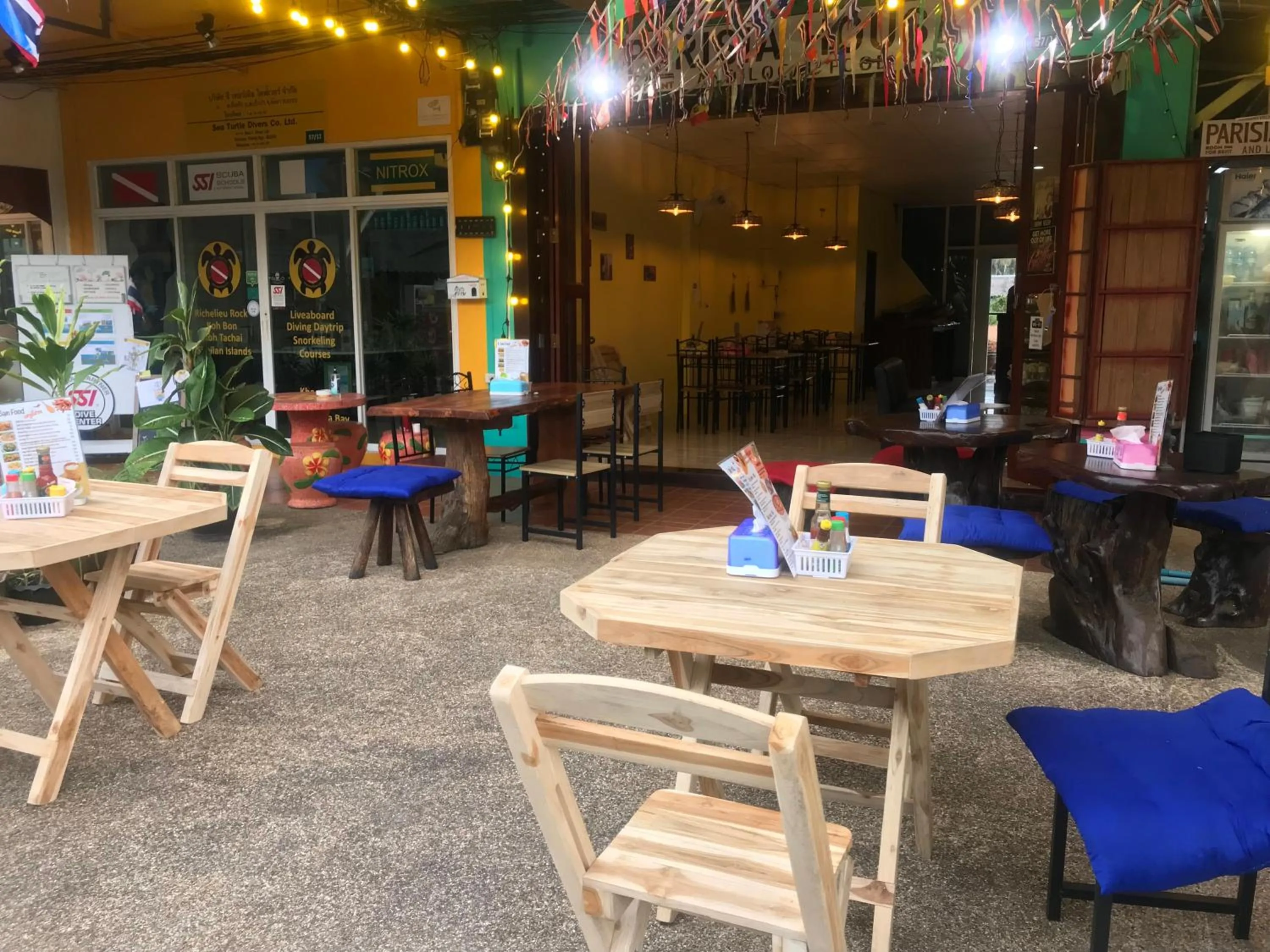 Restaurant/places to eat in Parisia House