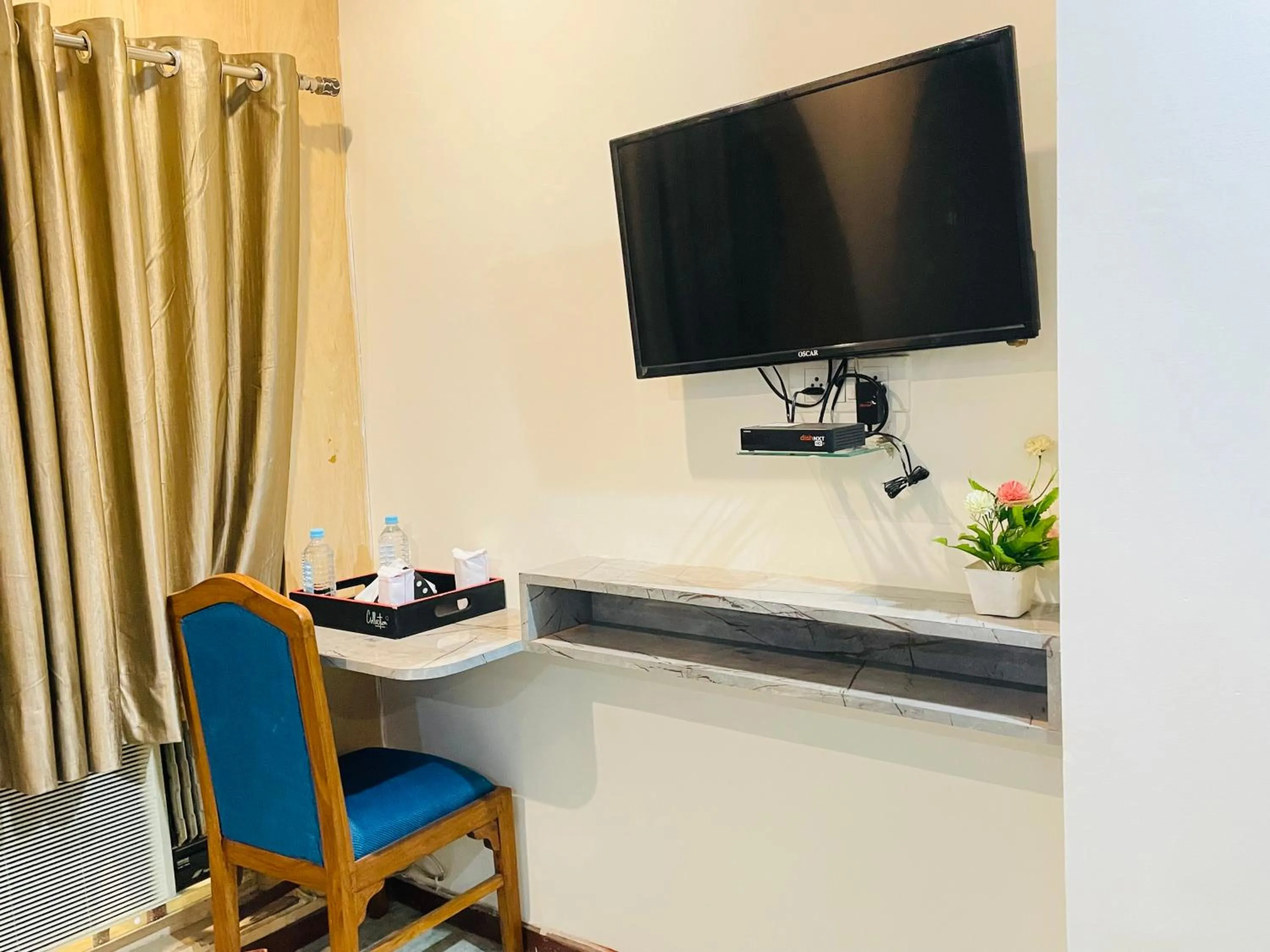 THE ROYAL PRESIDENCY INN