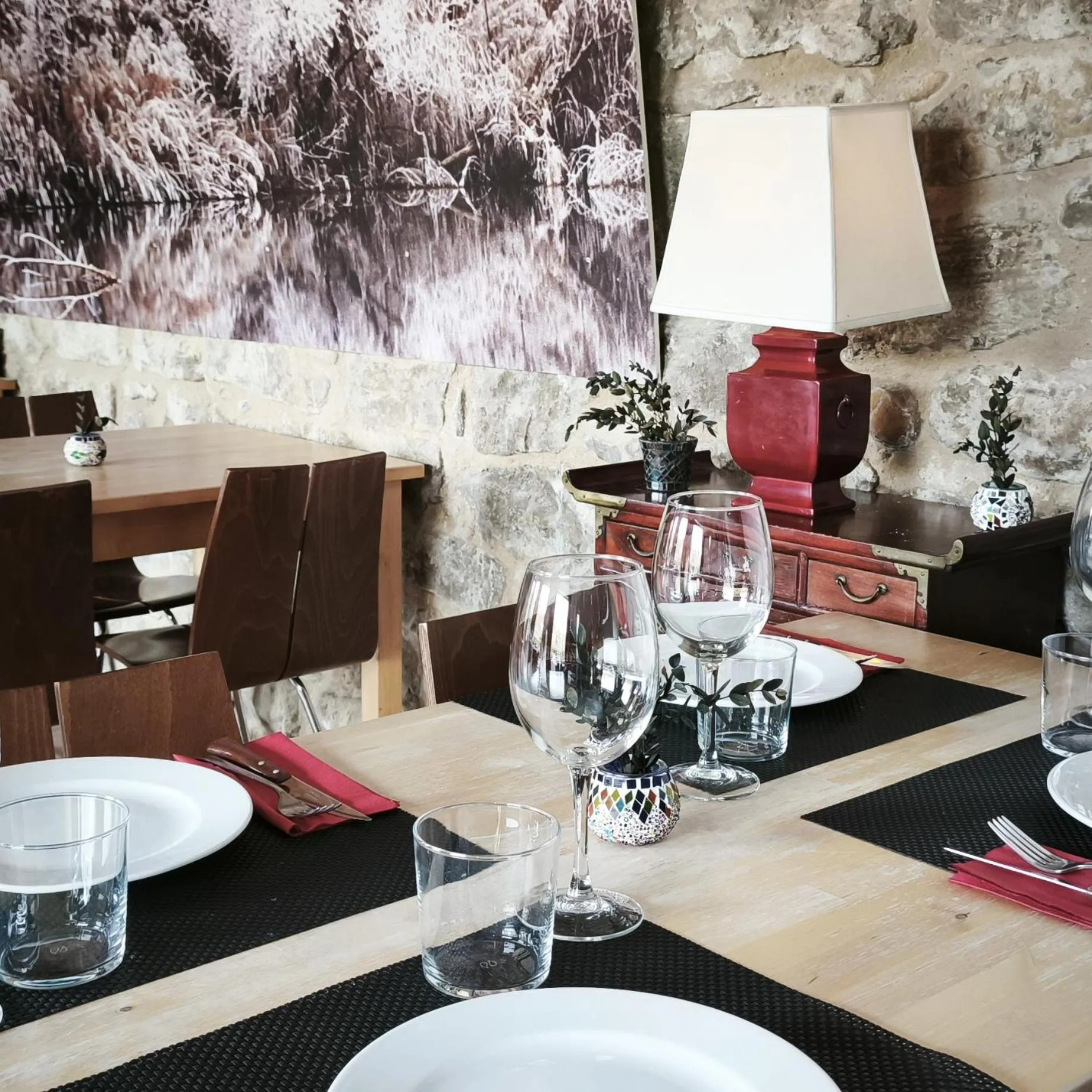 Restaurant/places to eat in Hospedería de Alesves