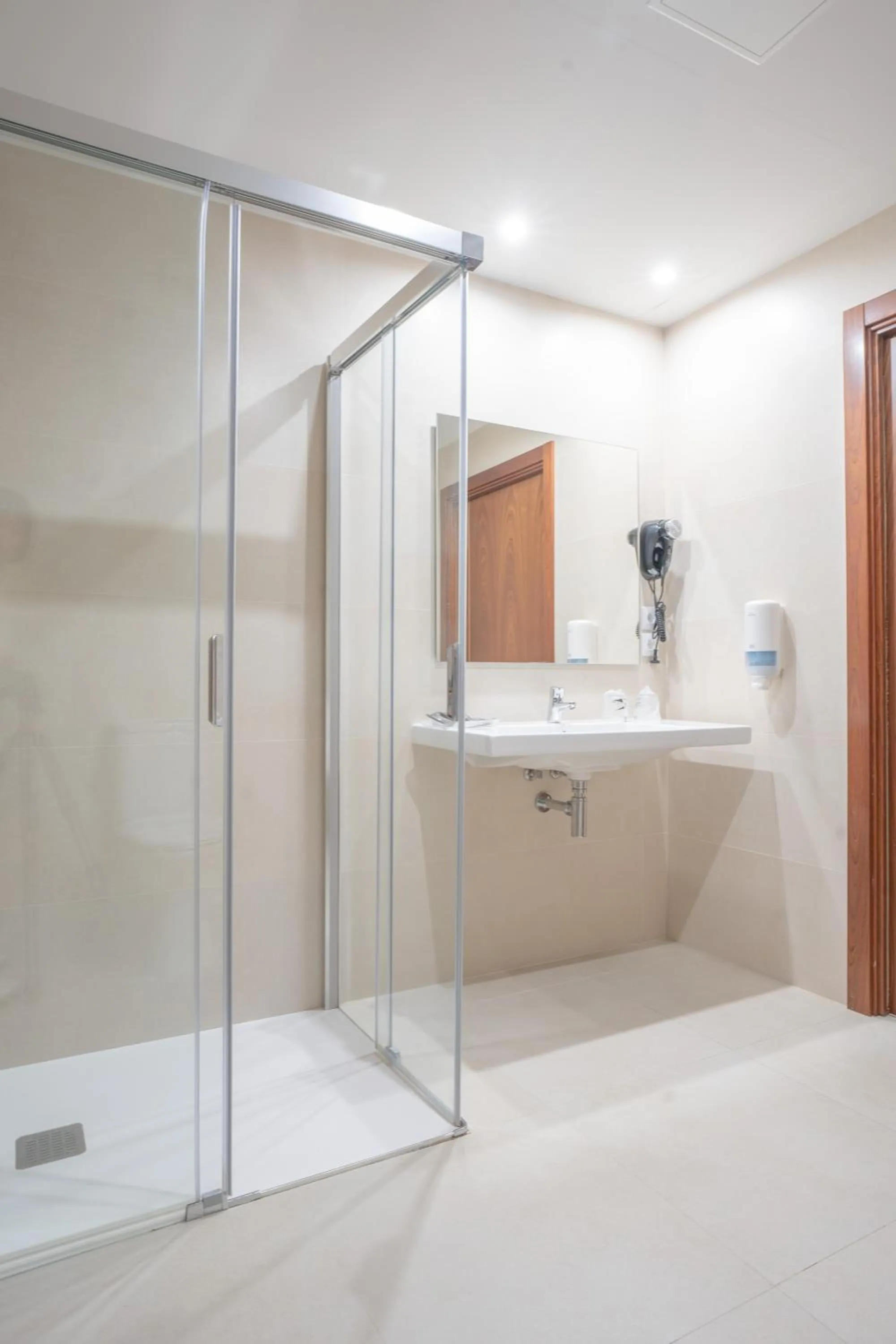 Bathroom in Hotel Mendez Nuñez