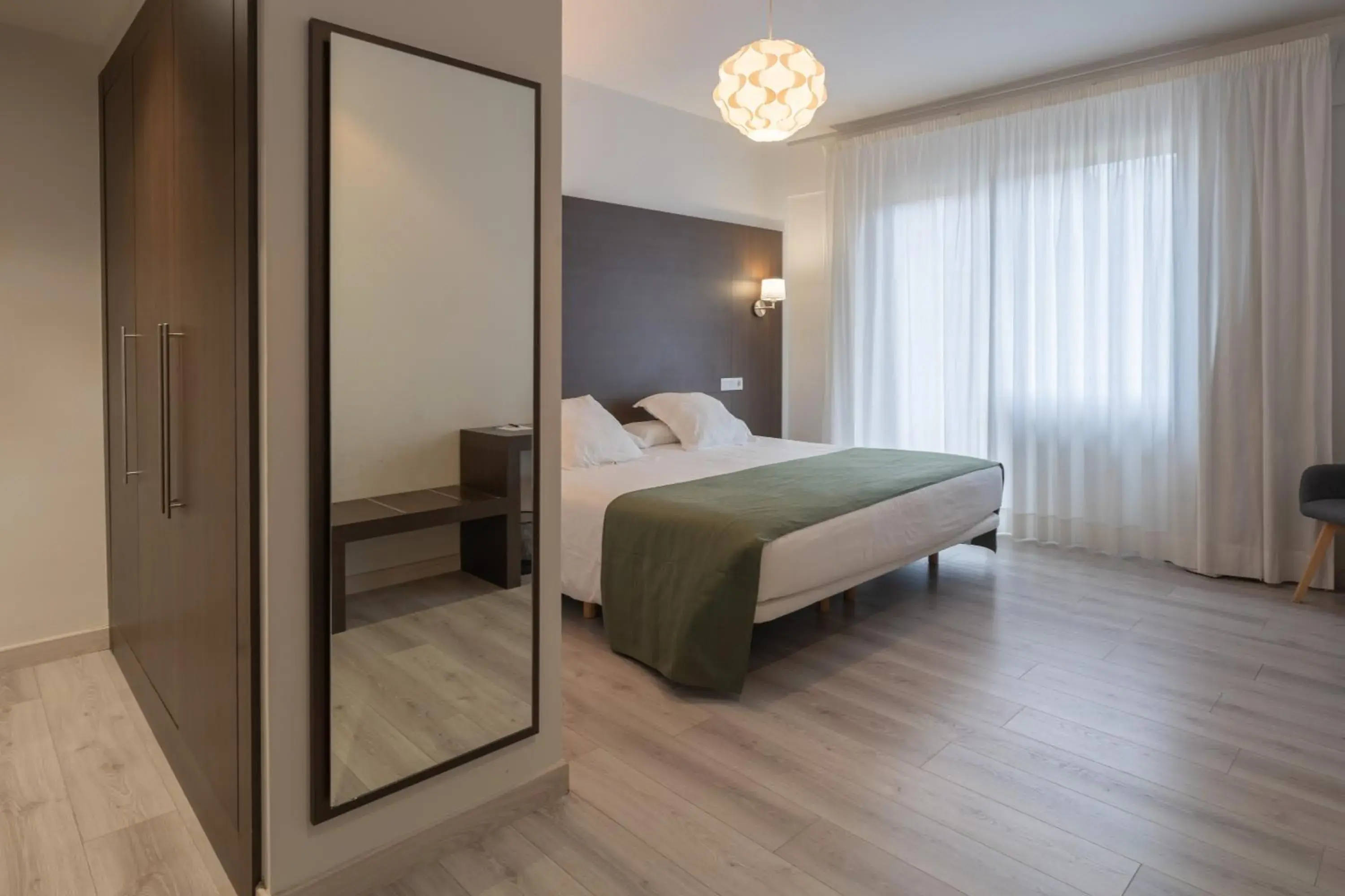 Bedroom, Bed in Hotel Mendez Nuñez Bedroom, Bed in Hotel Mendez Nuñez