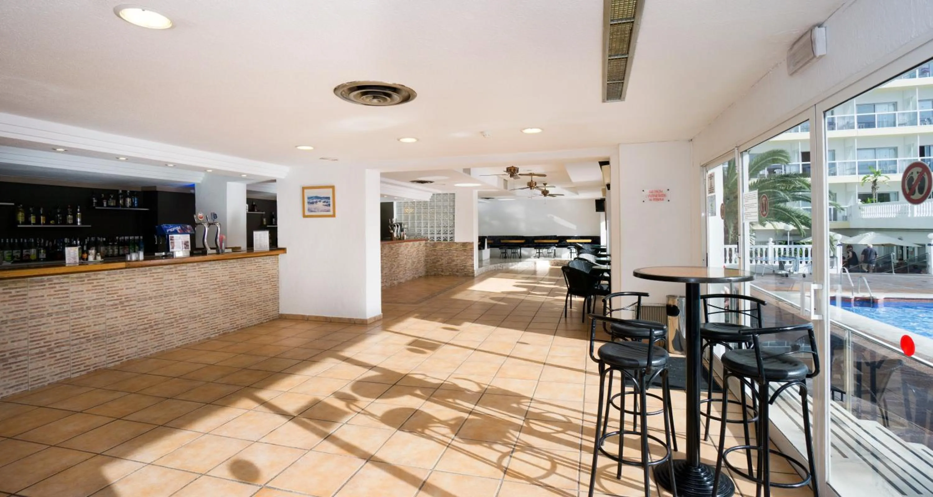 Lounge or bar in Sandos Griego