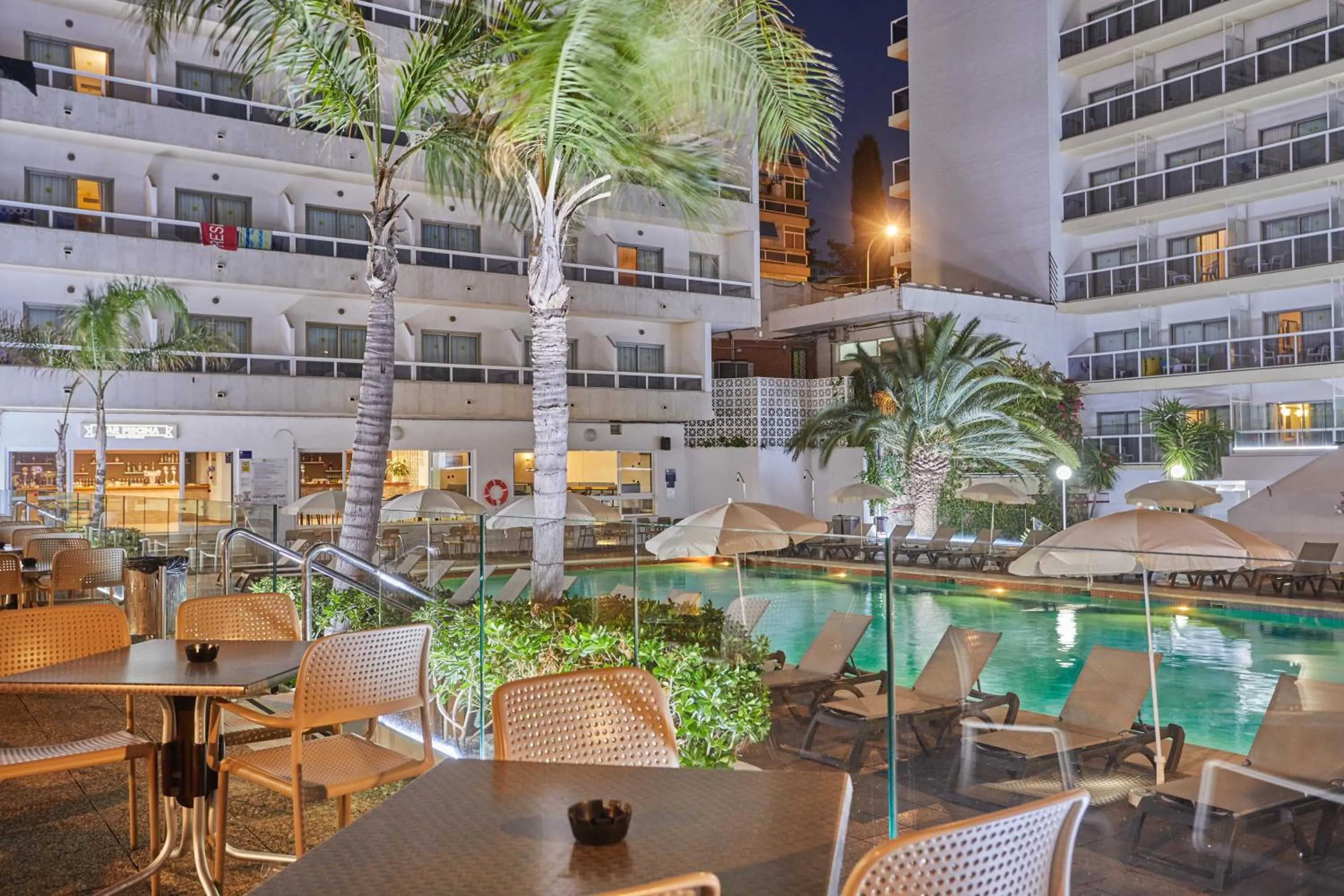 Swimming pool in Sandos Griego