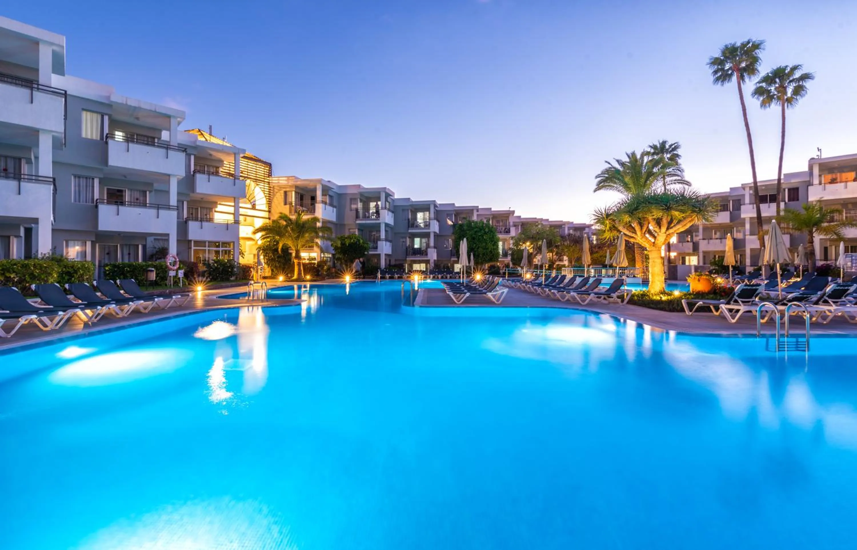 Pool view in HG Tenerife Sur