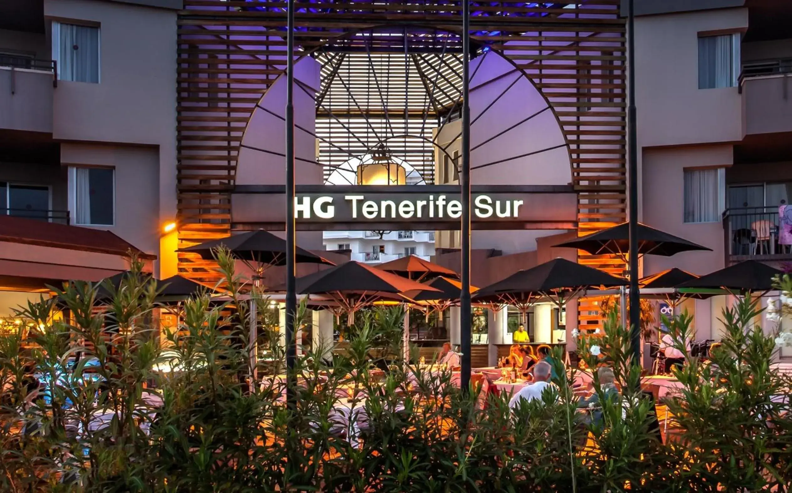 Facade/entrance in HG Tenerife Sur Facade/entrance in HG Tenerife Sur