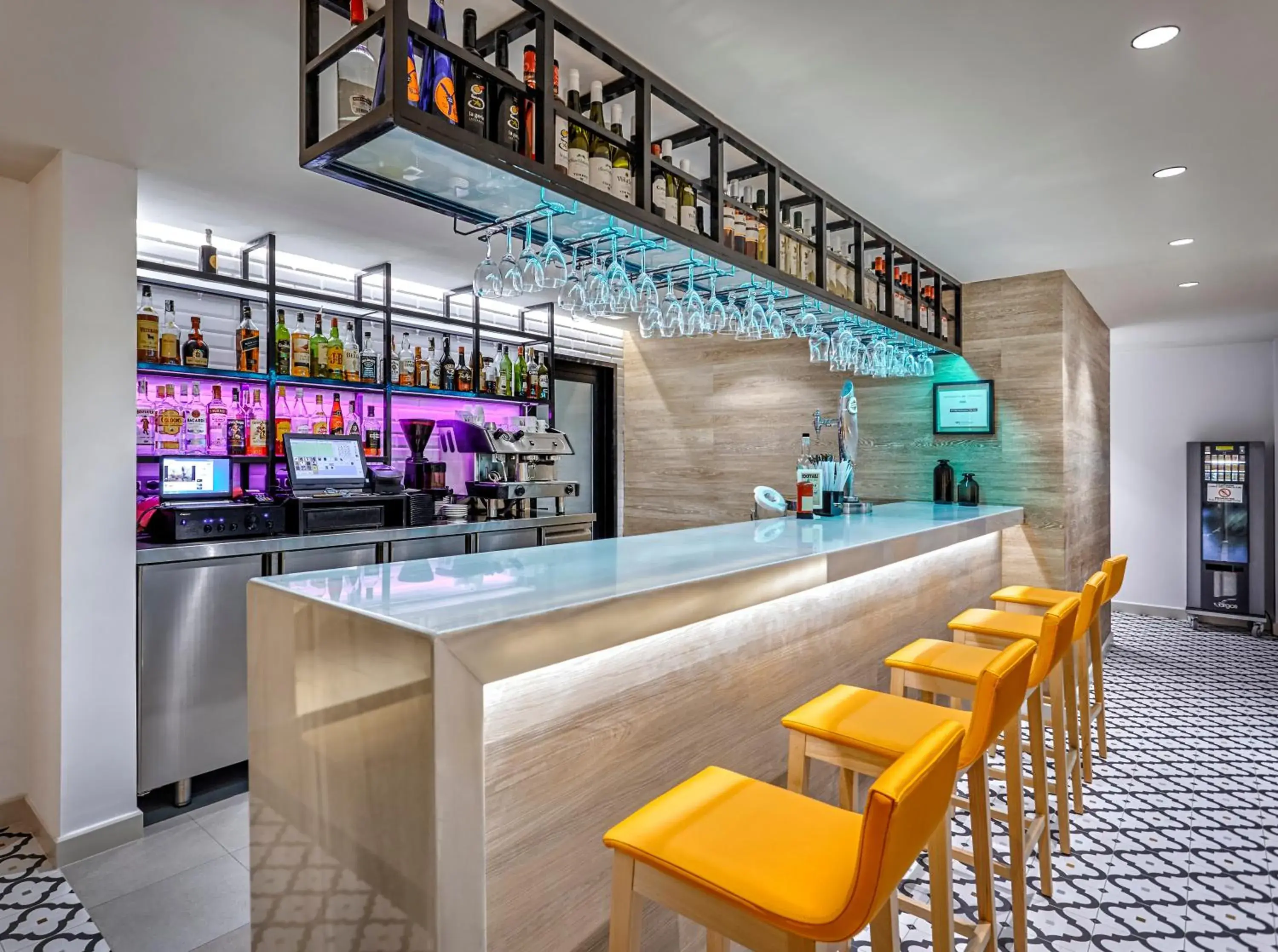 Lounge or bar in HG Lomo Blanco Lounge or bar in HG Lomo Blanco