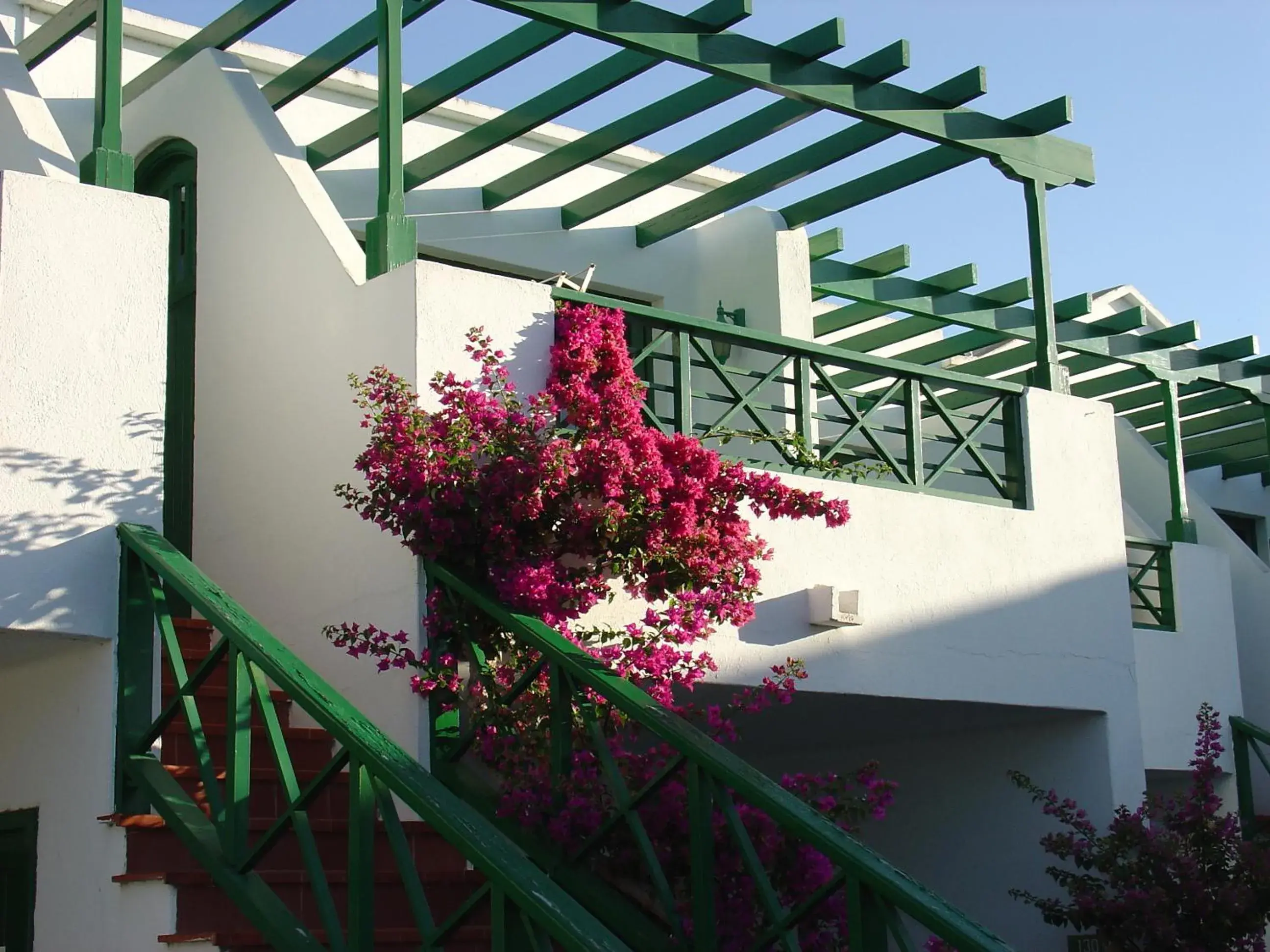 Facade/entrance in HG Lomo Blanco Facade/entrance in HG Lomo Blanco