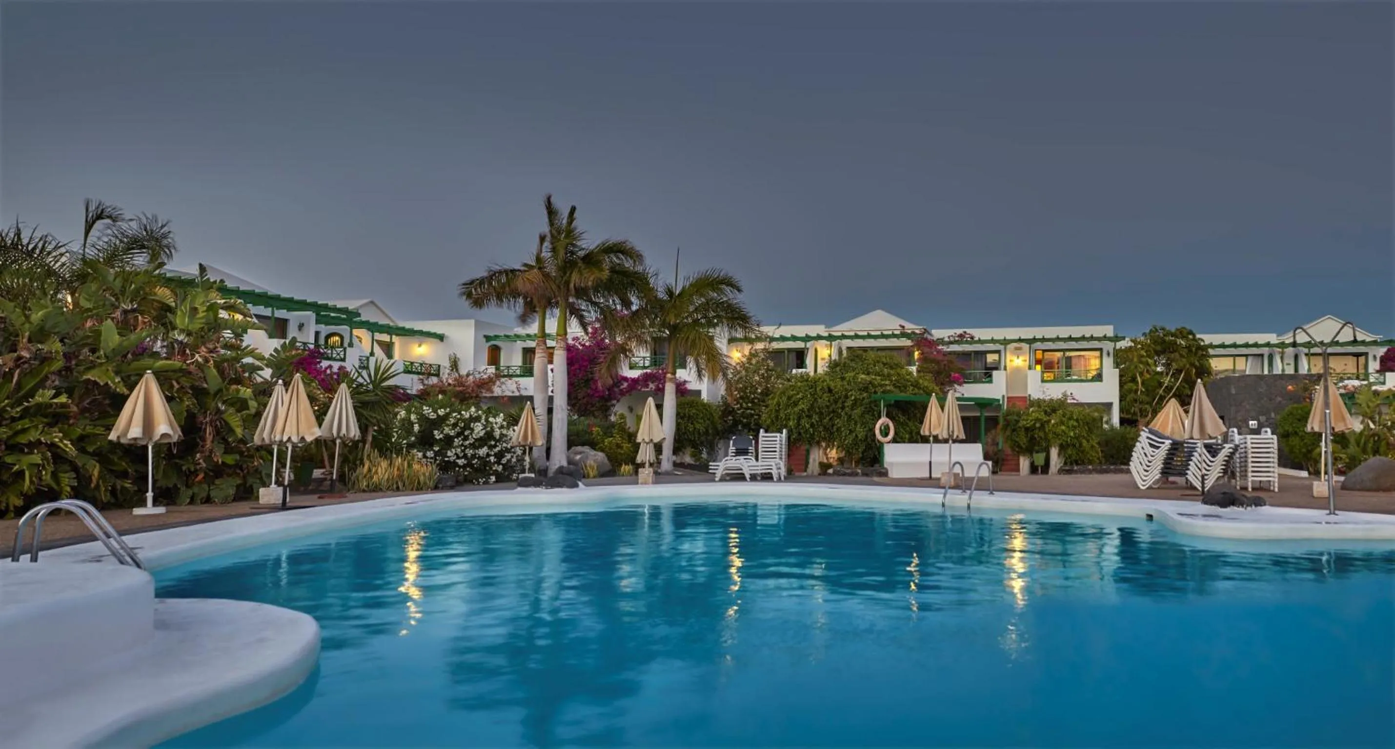 Swimming pool in HG Lomo Blanco