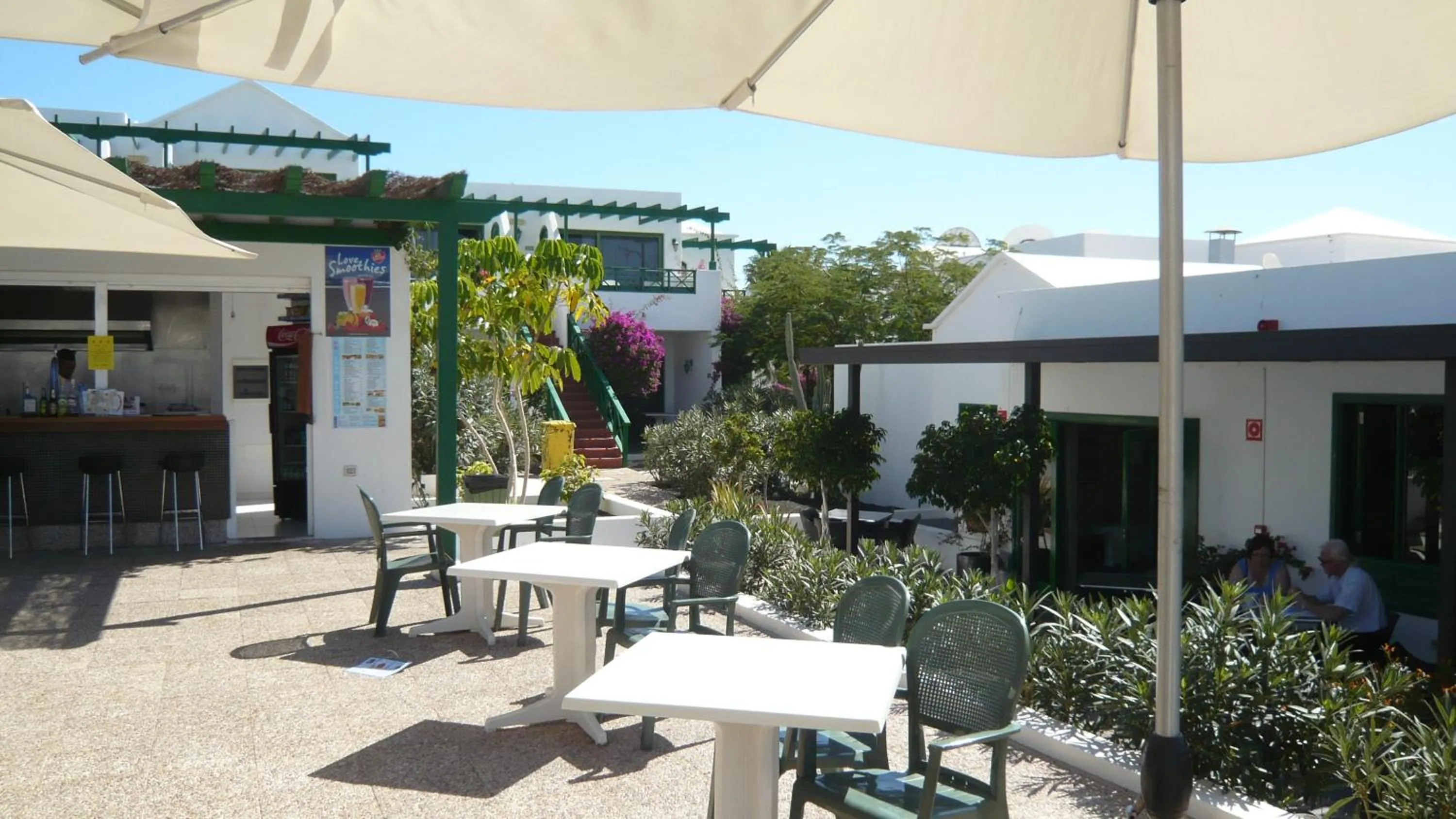 Restaurant/places to eat in HG Lomo Blanco