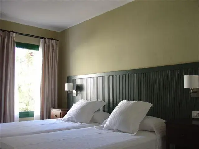 Bed in HG Lomo Blanco Bed in HG Lomo Blanco