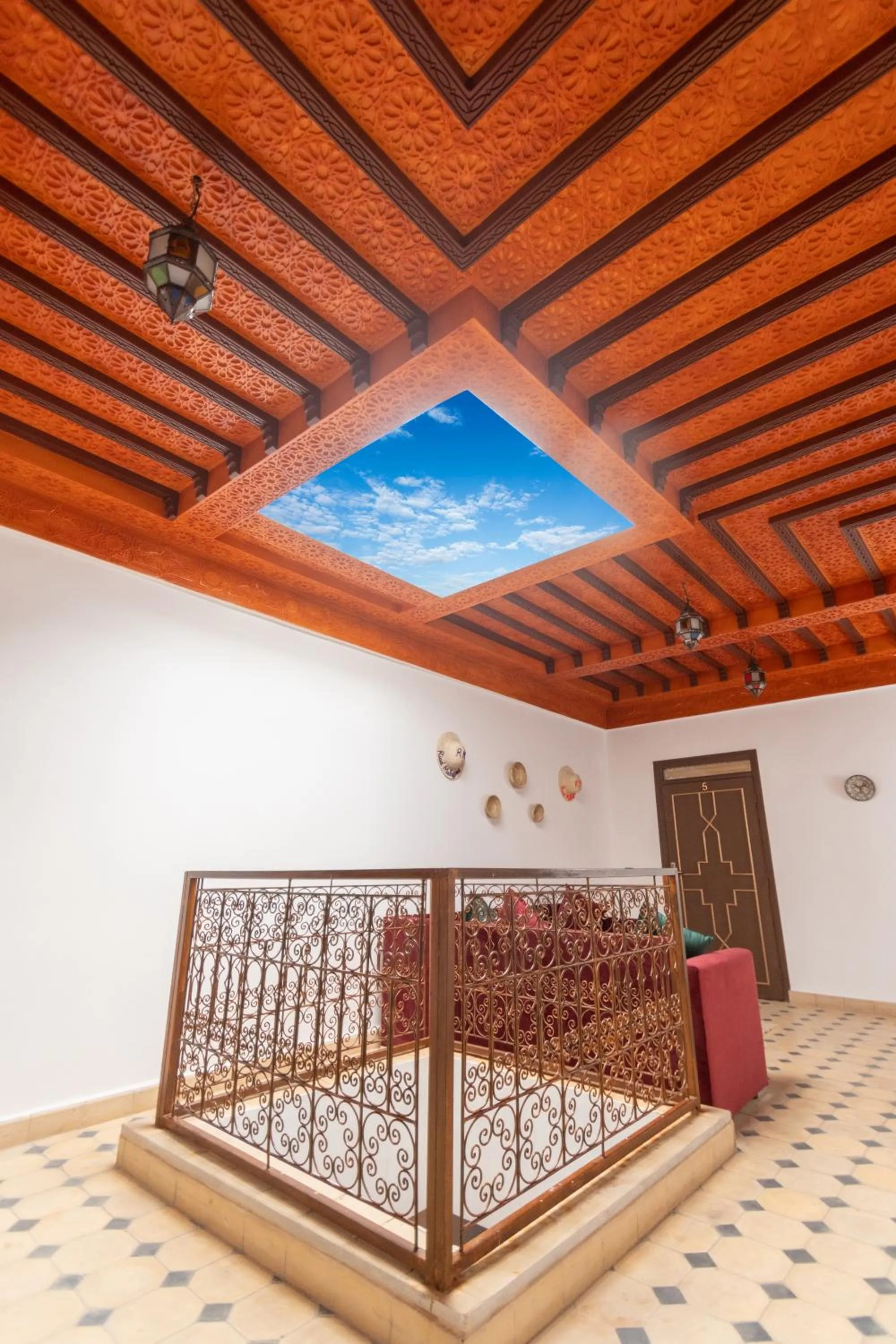 Communal lounge/ TV room, Bed in Riad Malayine