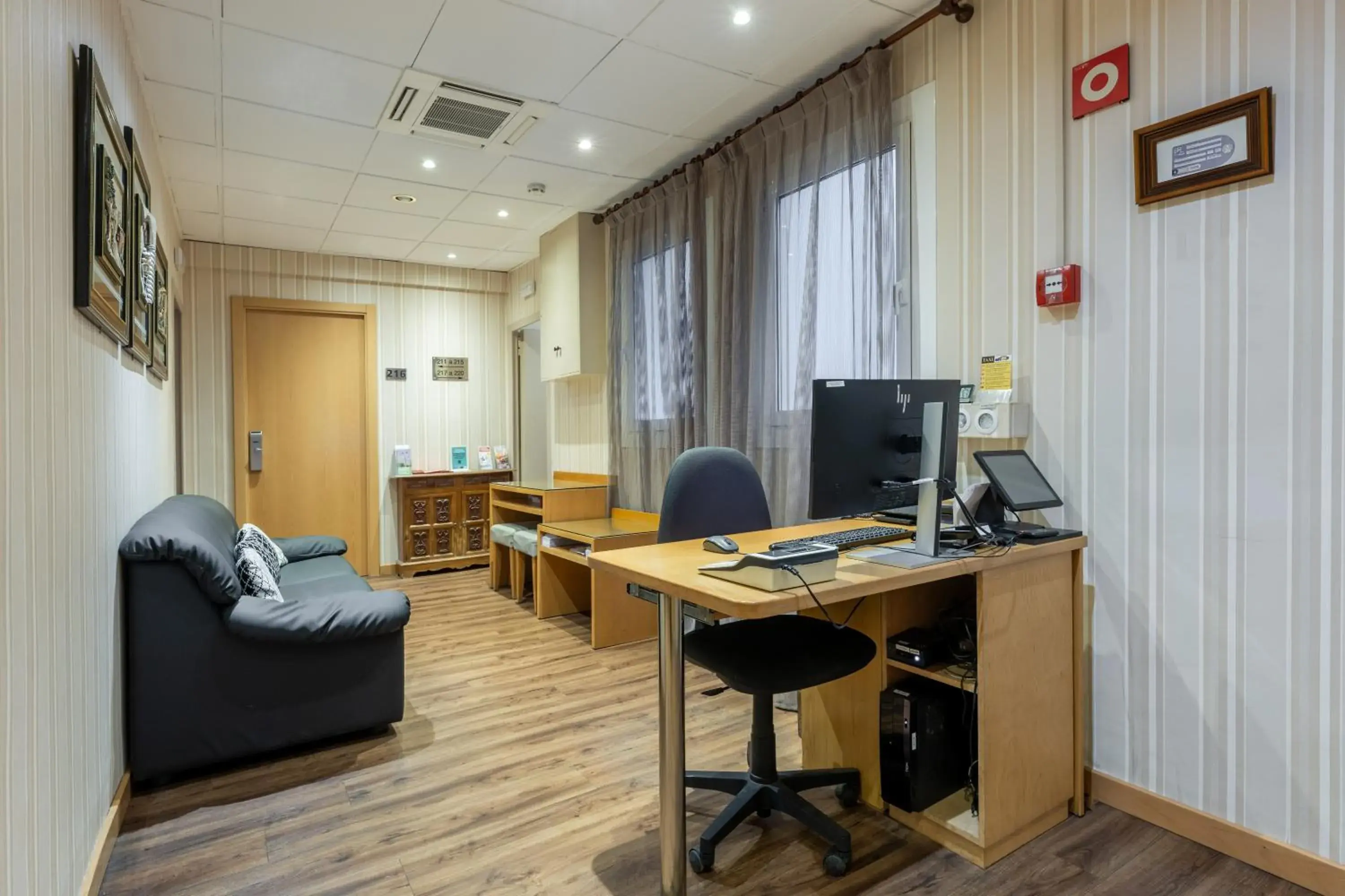 Living room in Hotel Lyon Living room in Hotel Lyon