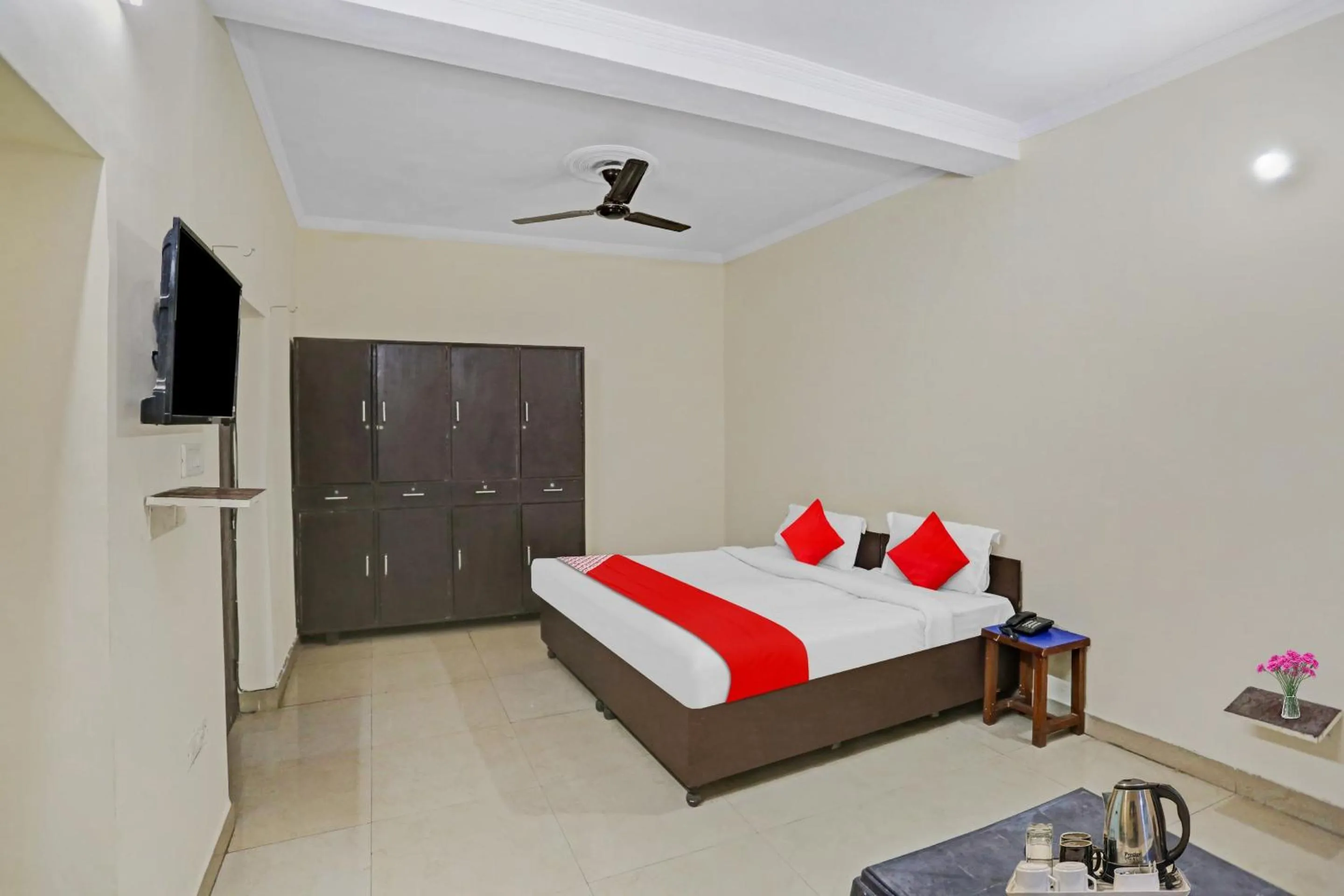 Bedroom, Bed in Hotel O Dremland Residency