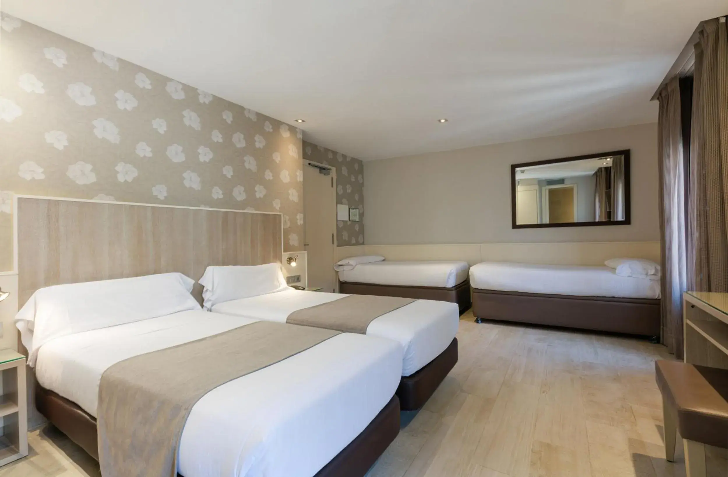 Bedroom, Bed in Hotel Santa Marta Bedroom, Bed in Hotel Santa Marta