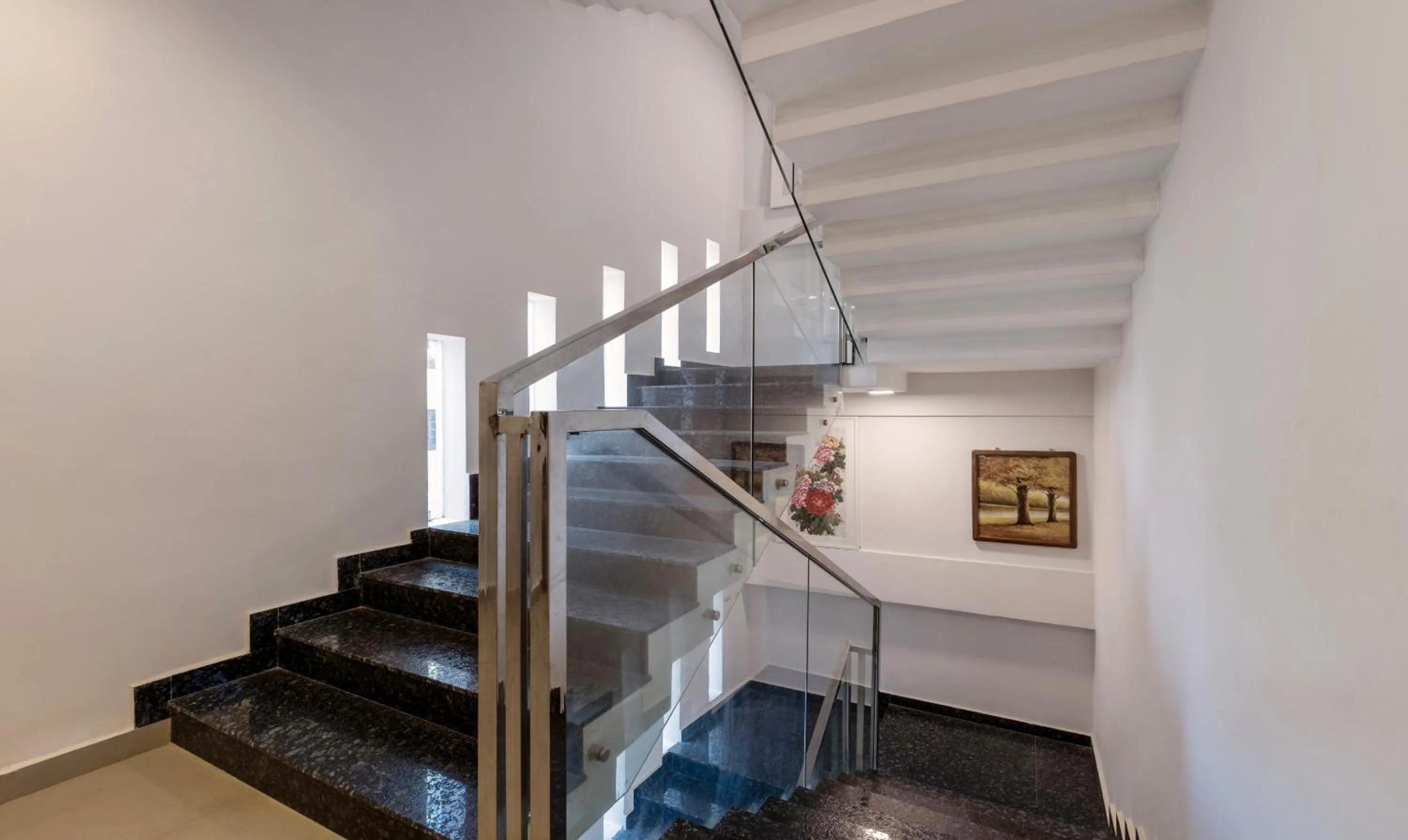 Lobby or reception in Treebo vSaffron Regency, Punnamada Lake