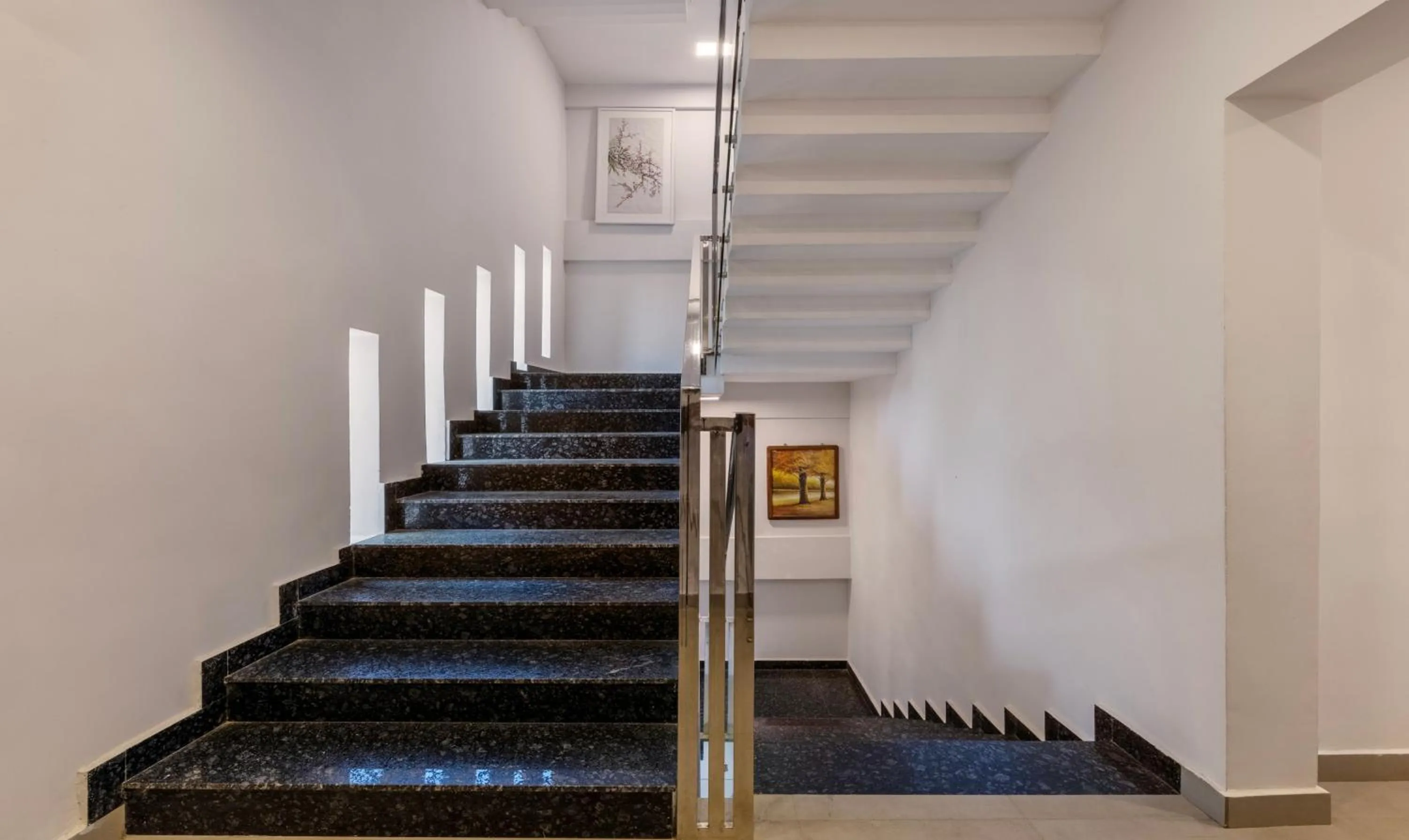 Lobby or reception in Treebo vSaffron Regency, Punnamada Lake