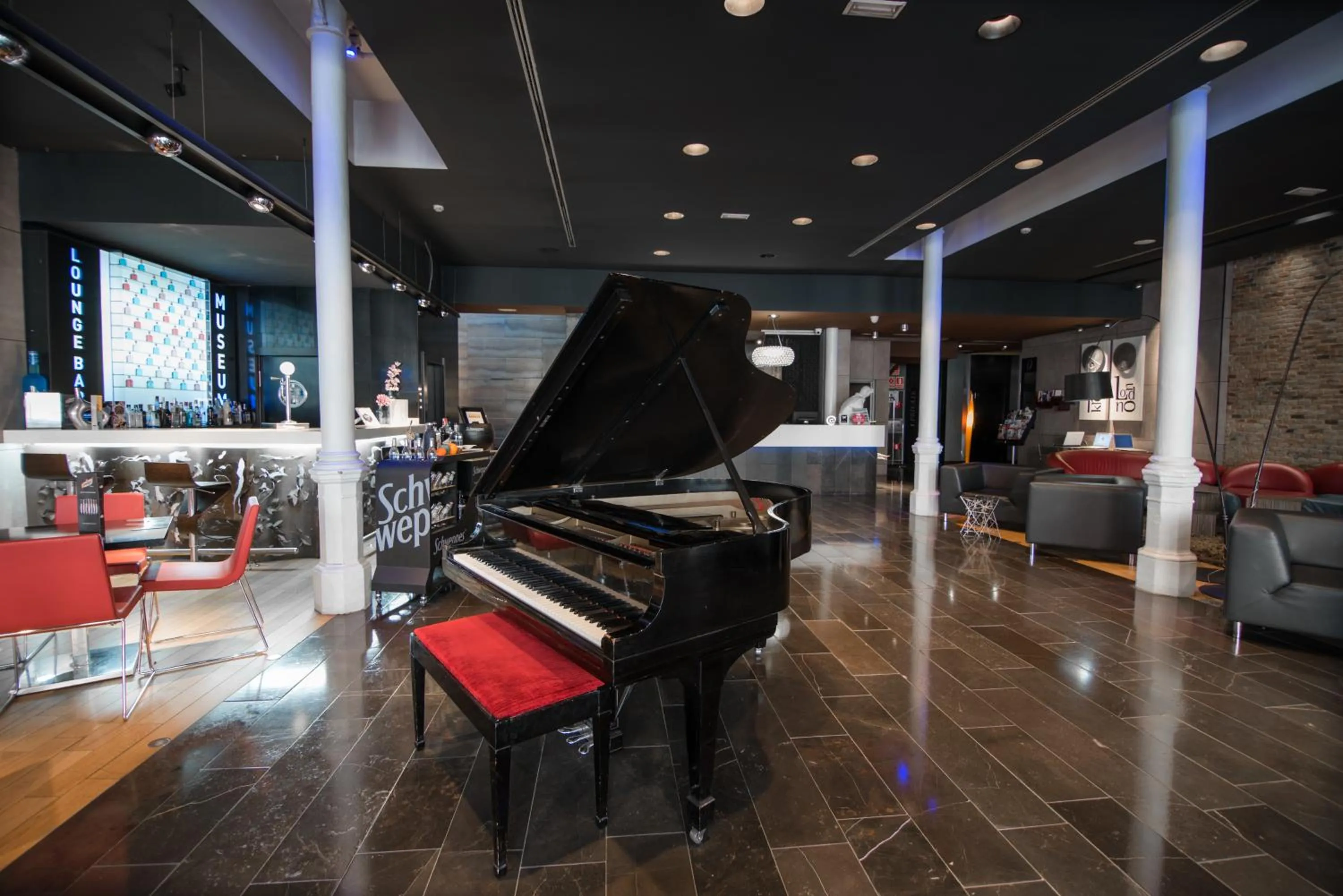 Lounge or bar in Petit Palace Museum