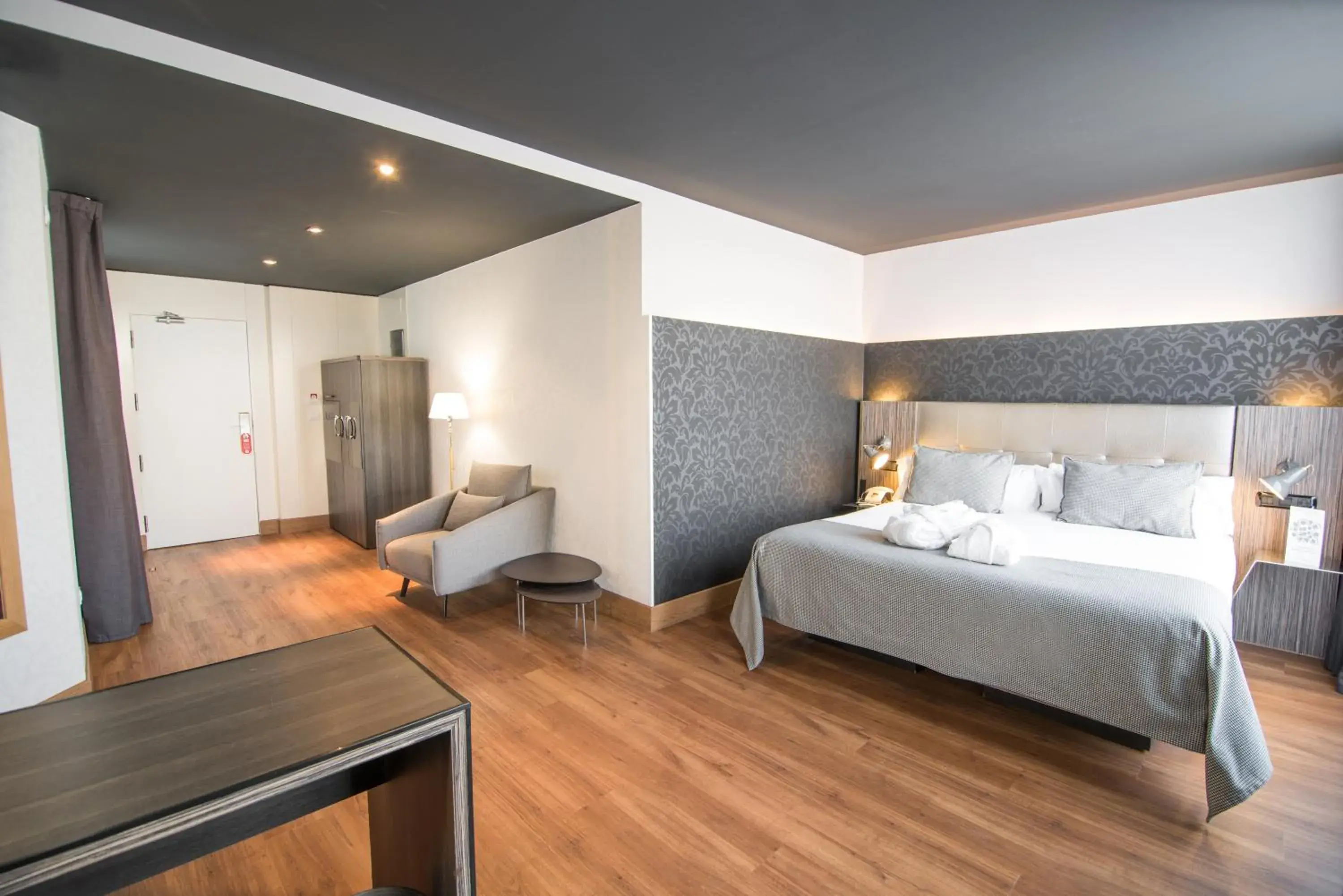 TV and multimedia, Bed in Petit Palace Museum TV and multimedia, Bed in Petit Palace Museum