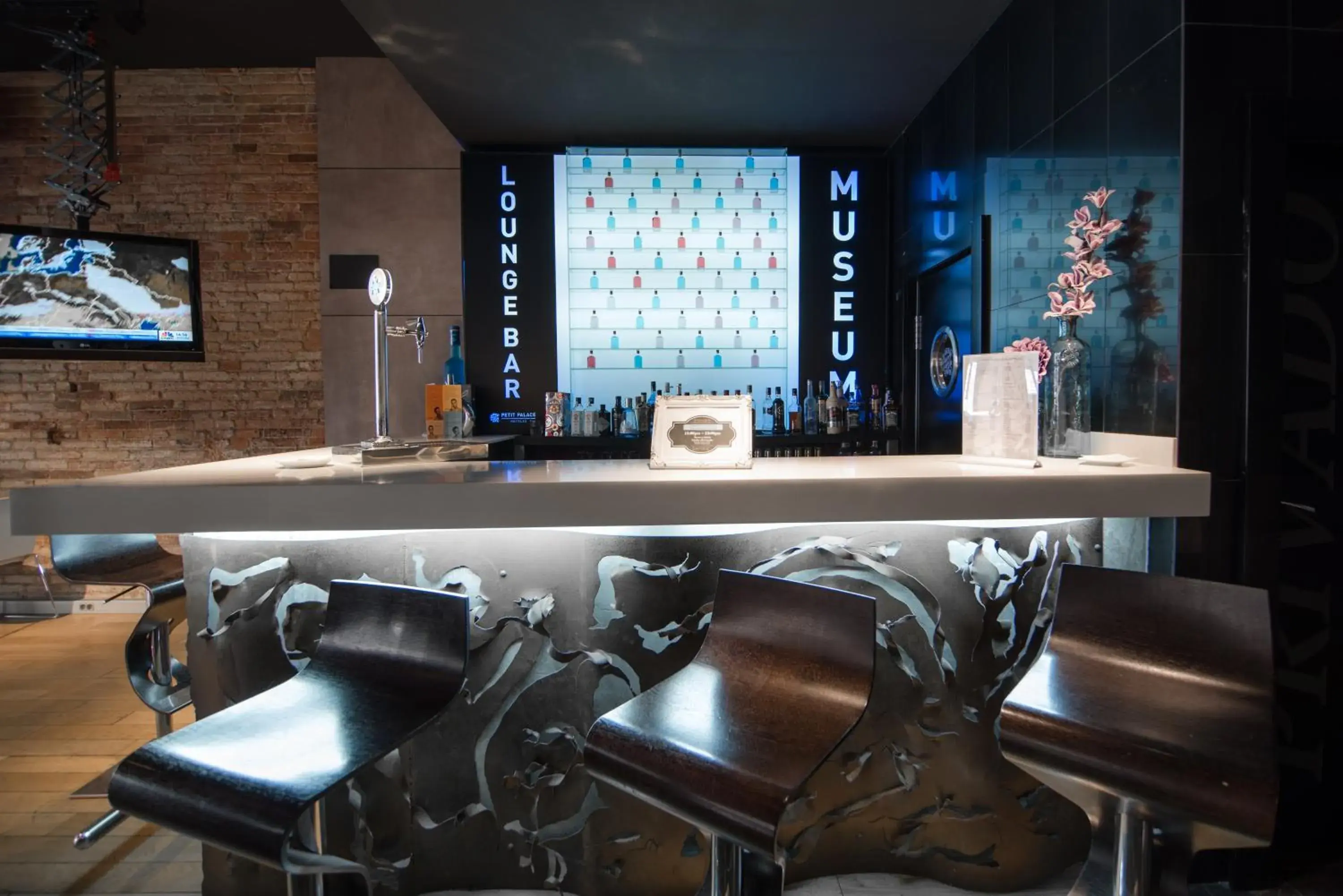 Lounge or bar in Petit Palace Museum Lounge or bar in Petit Palace Museum