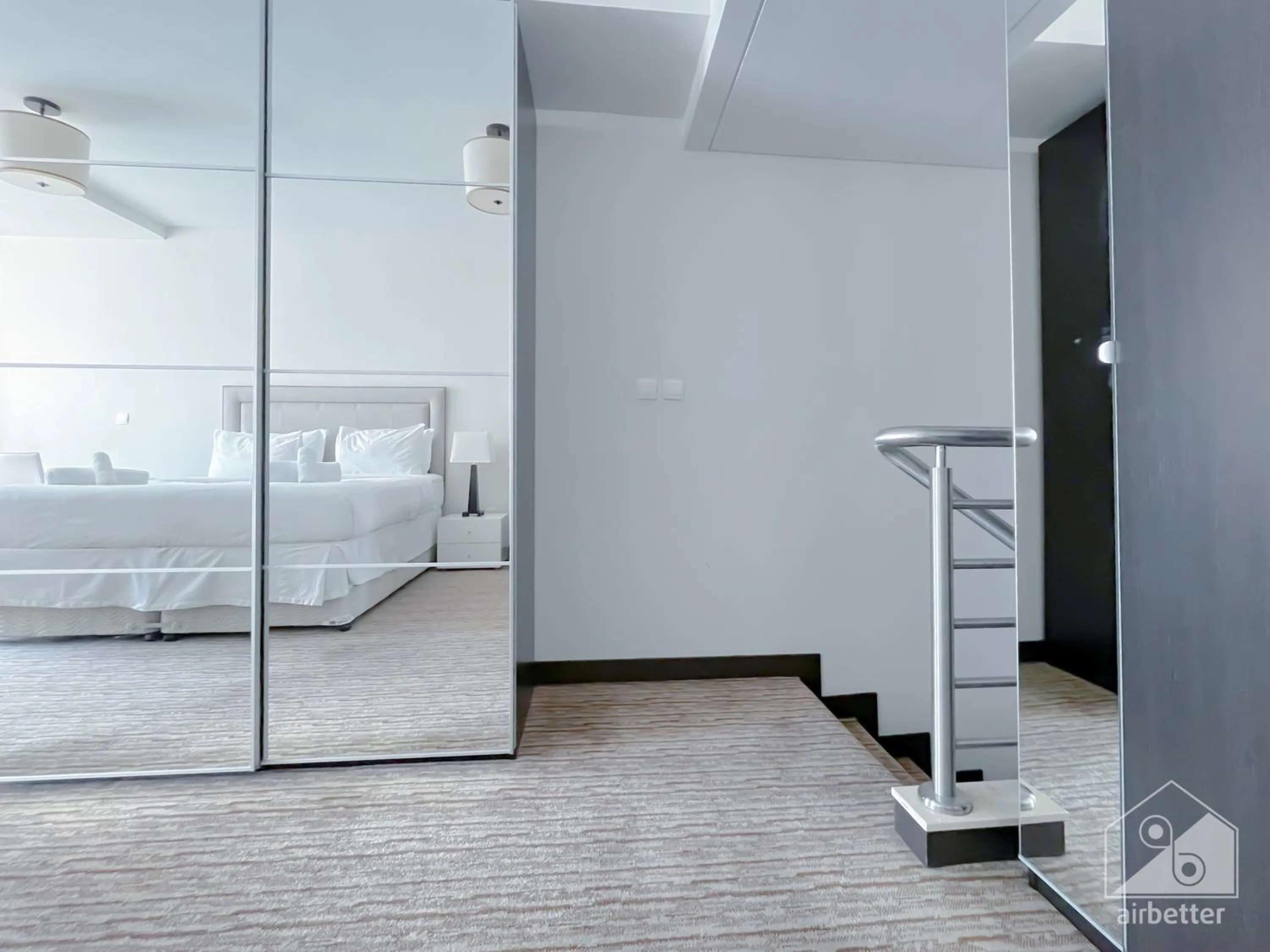 Bedroom in Luxurious Loft with stunning views Dubai