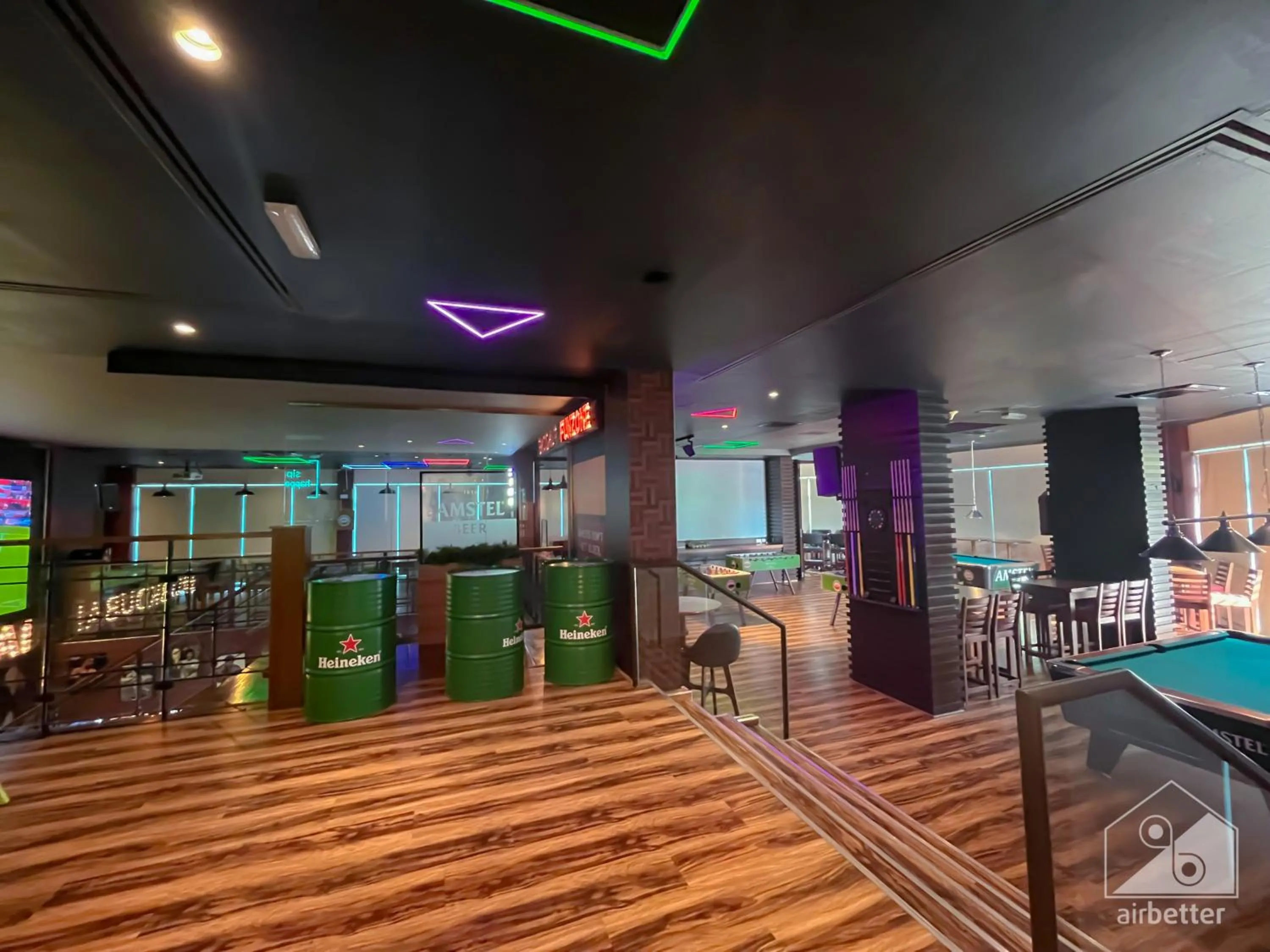 Entertainment in Luxurious Loft with stunning views Dubai