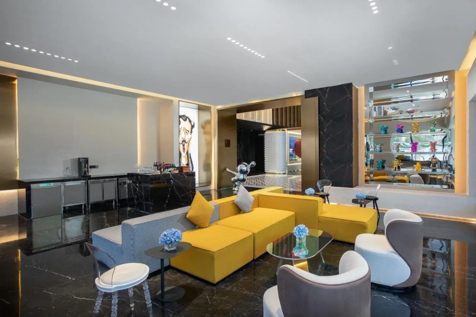 Lobby or reception in Wingate By Wyndham Wuhan Optics Valley Lobby or reception in Wingate By Wyndham Wuhan Optics Valley