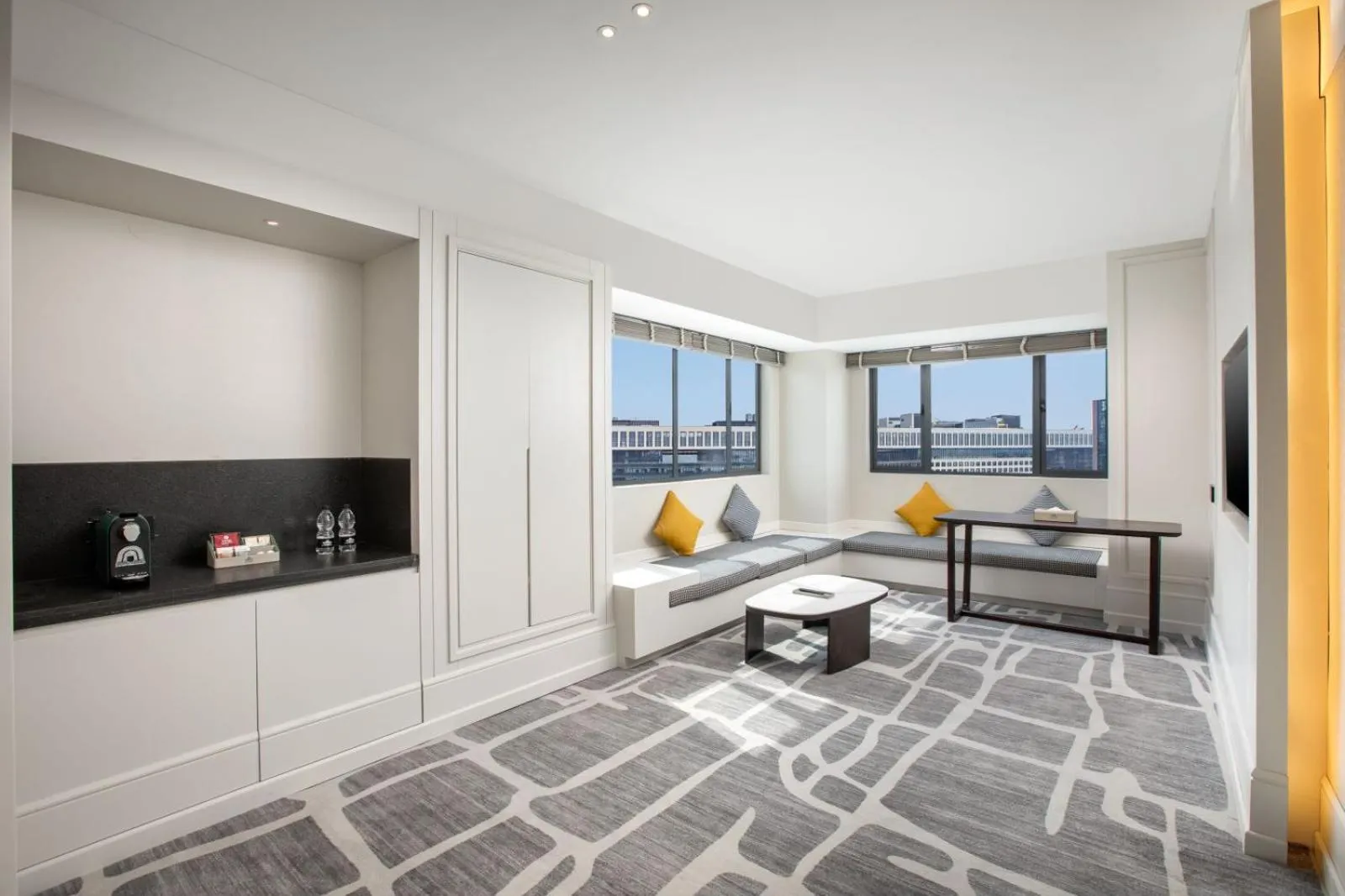 Seating area in Wingate By Wyndham Wuhan Optics Valley