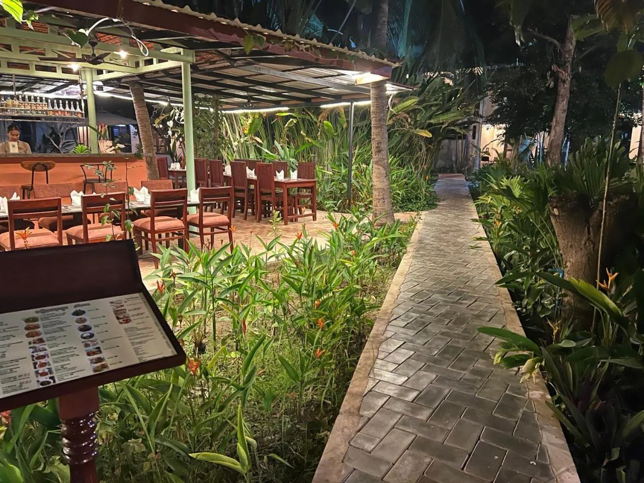 Restaurant/places to eat in Natural Relax Villa