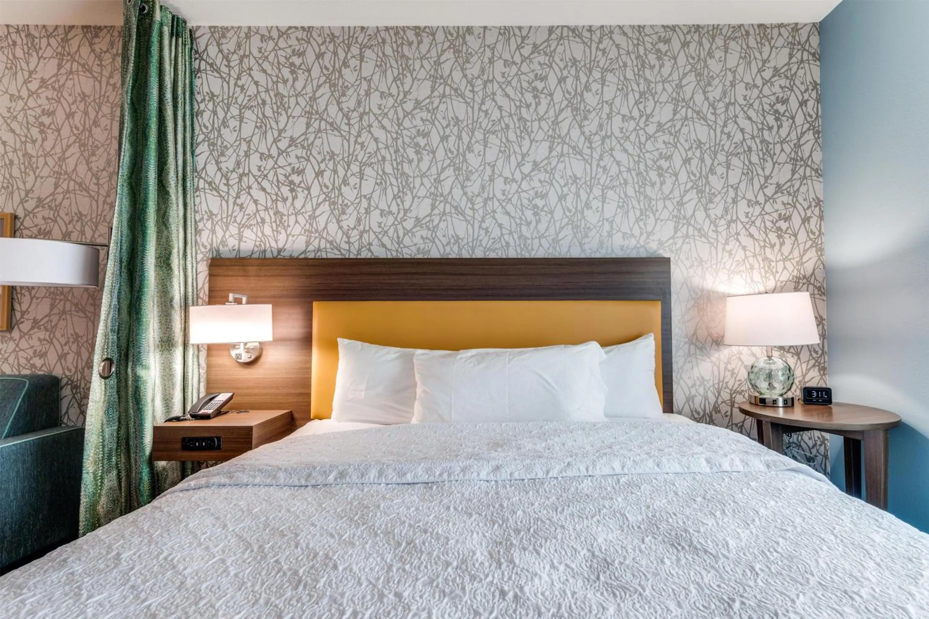 Bed in Home2 Suites By Hilton Dallas Medical District Lovefield, Tx