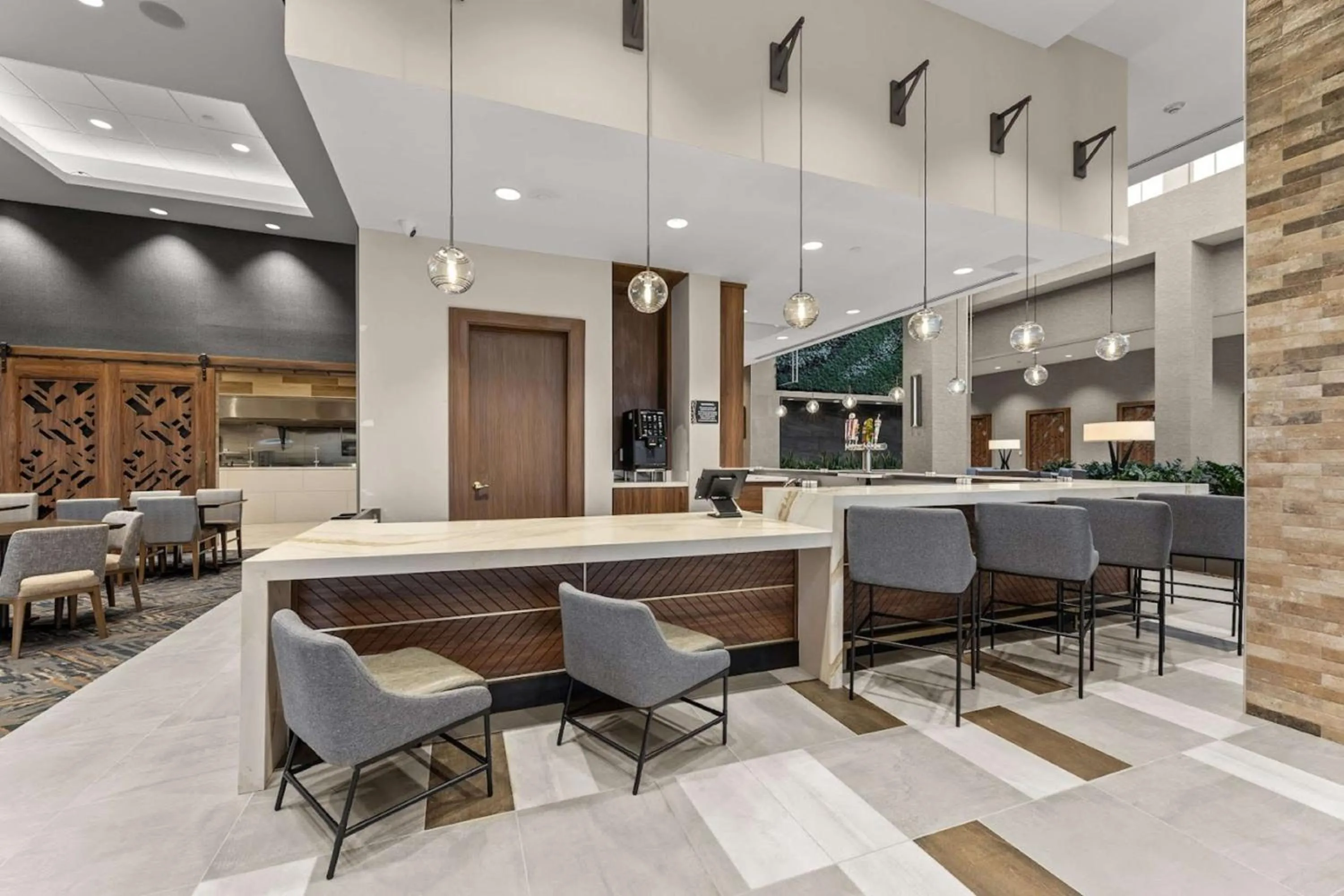 Lobby or reception in Embassy Suites By Hilton Irving Las Colinas