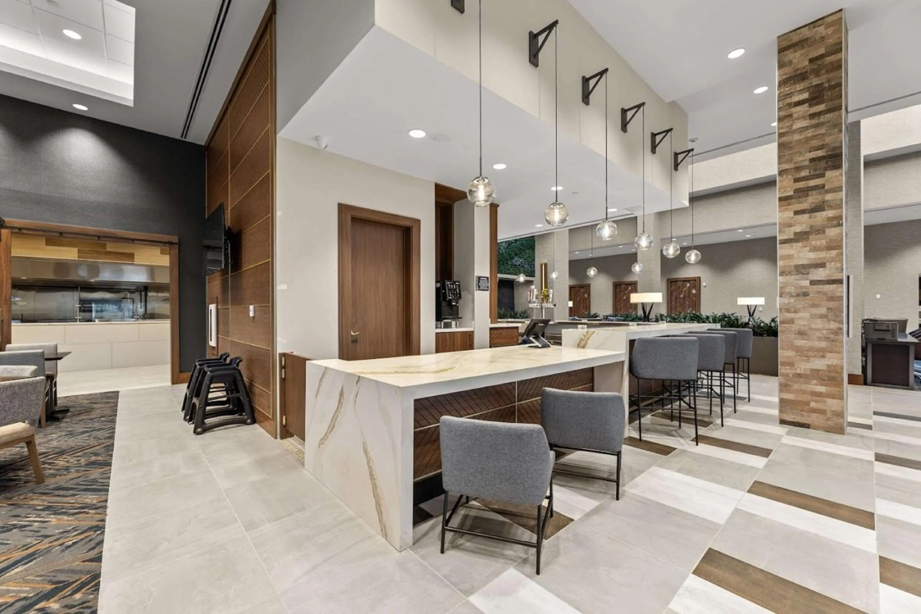 Lobby or reception in Embassy Suites By Hilton Irving Las Colinas