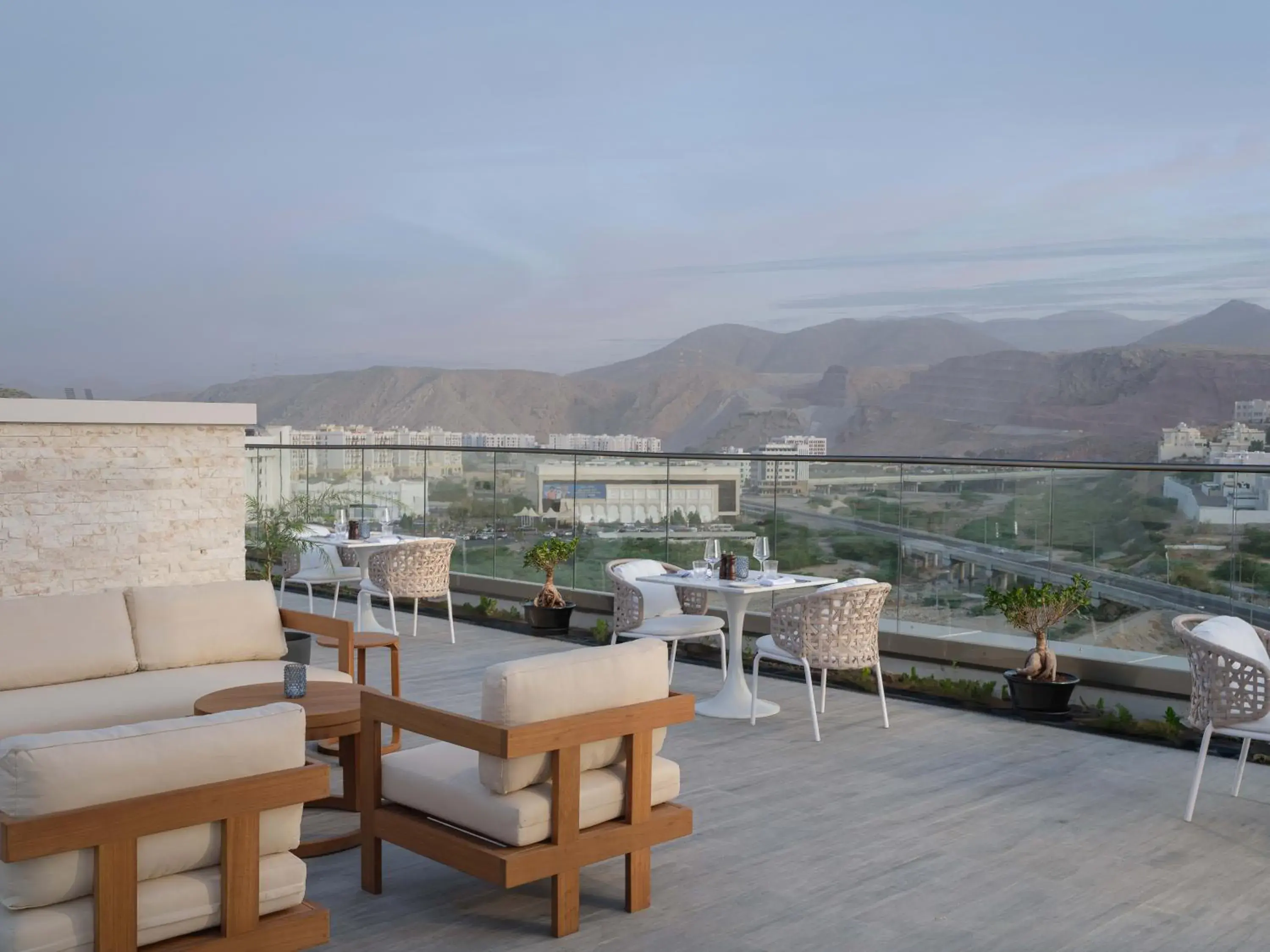 Lounge or bar in DoubleTree by Hilton Muscat Qurum Lounge or bar in DoubleTree by Hilton Muscat Qurum