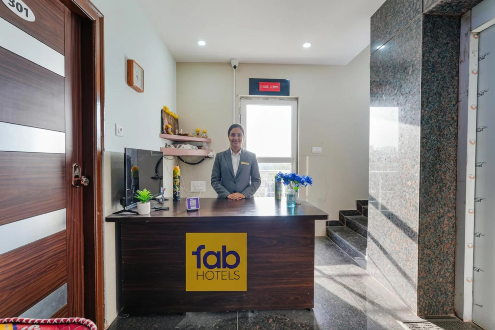 Lobby or reception in FabHotel Whitefield Suites - Nr ITPL Main raod