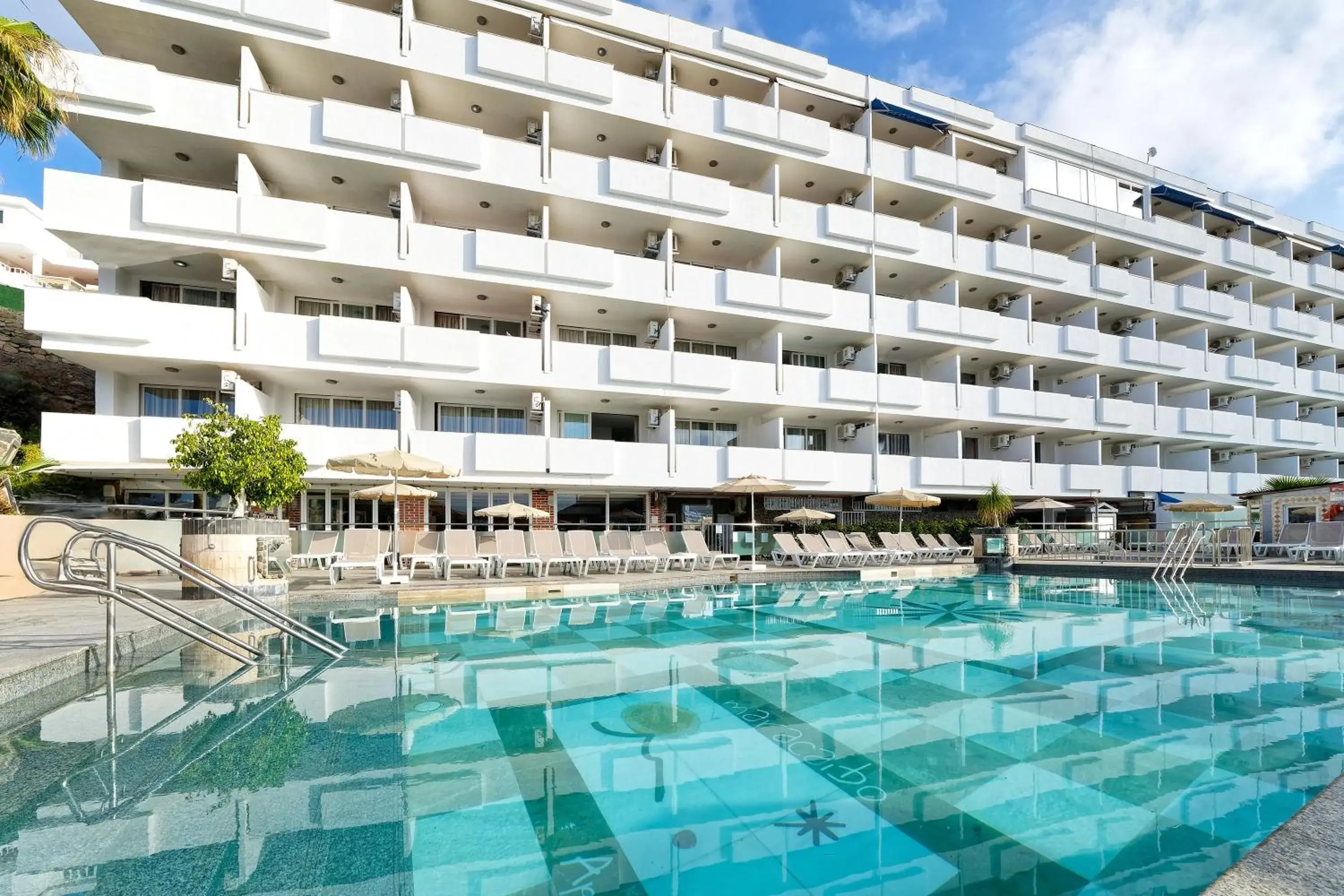 Property building in Aparthotel Maracaibo Property building in Aparthotel Maracaibo