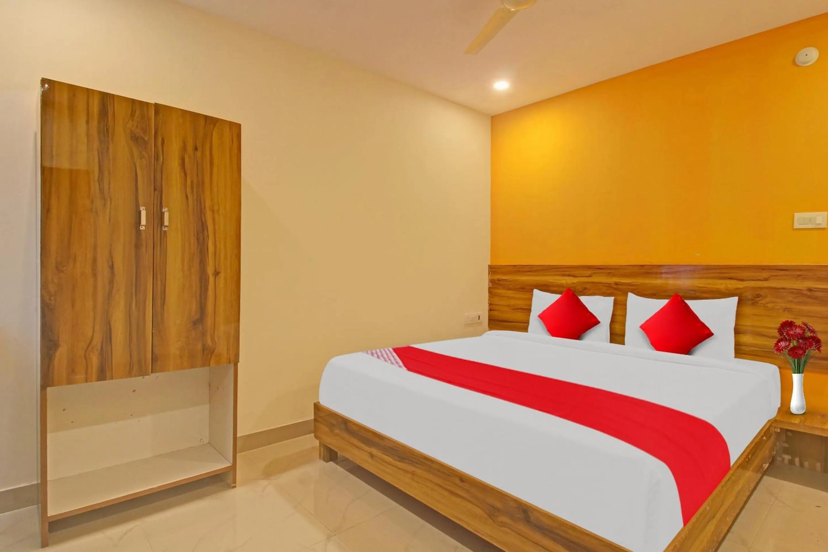 Bedroom in Hotel O R Square