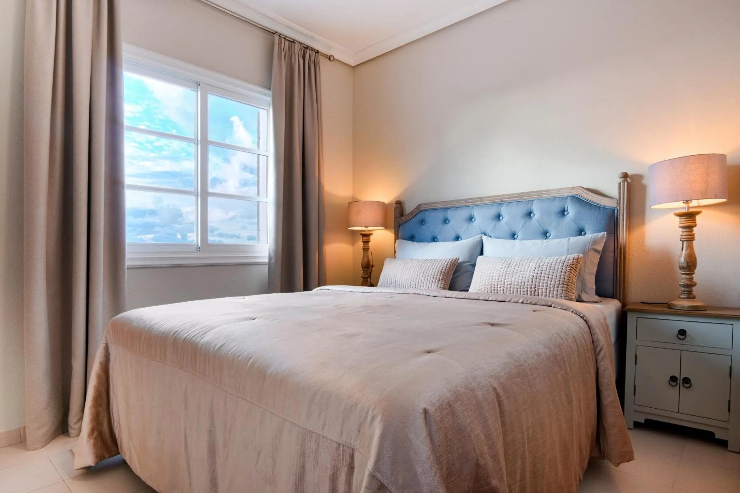 Bed in Ocean View 3Bdr Balcon Atlantico
