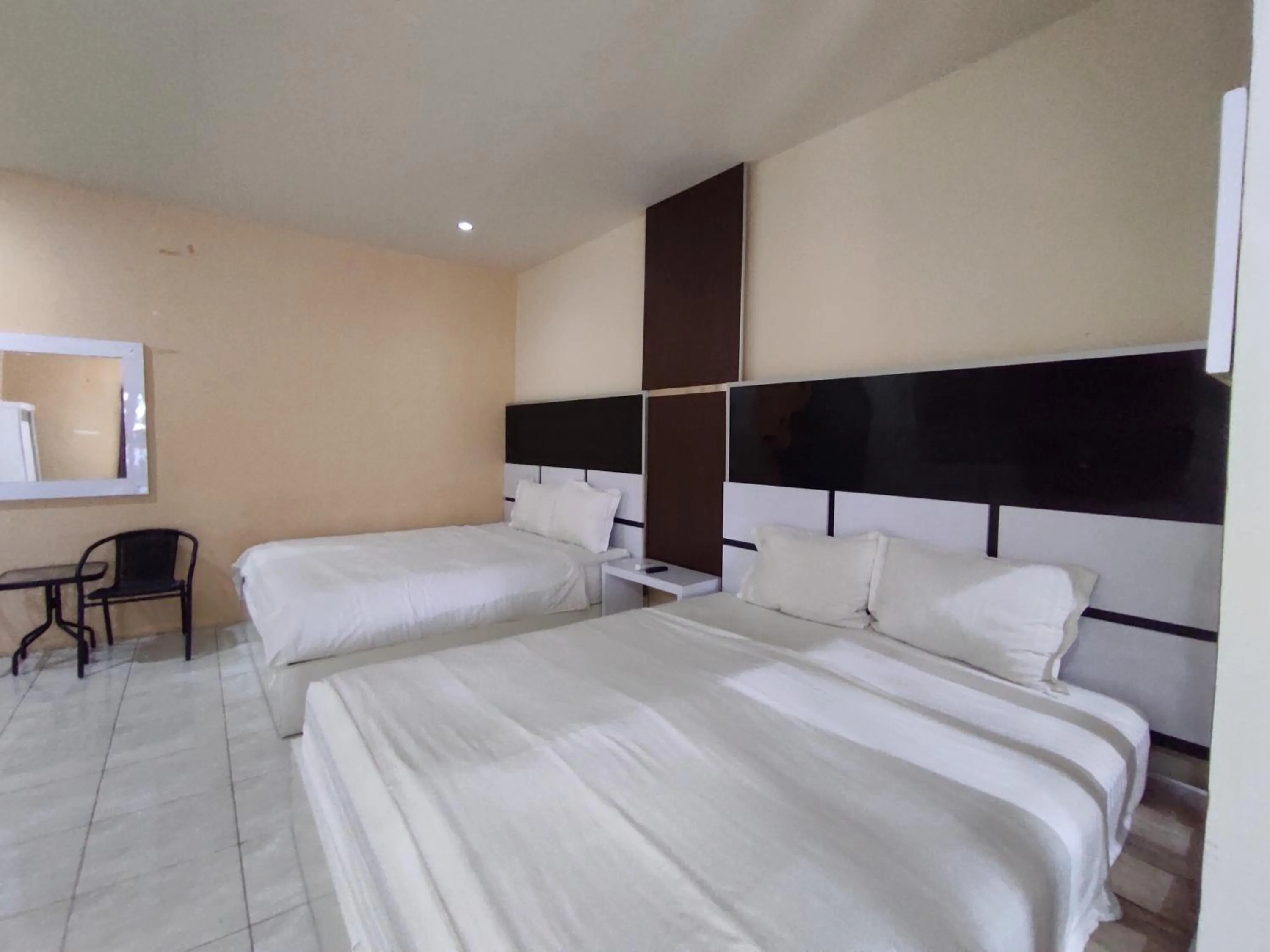 Bedroom, Bed in Hotel O Subur