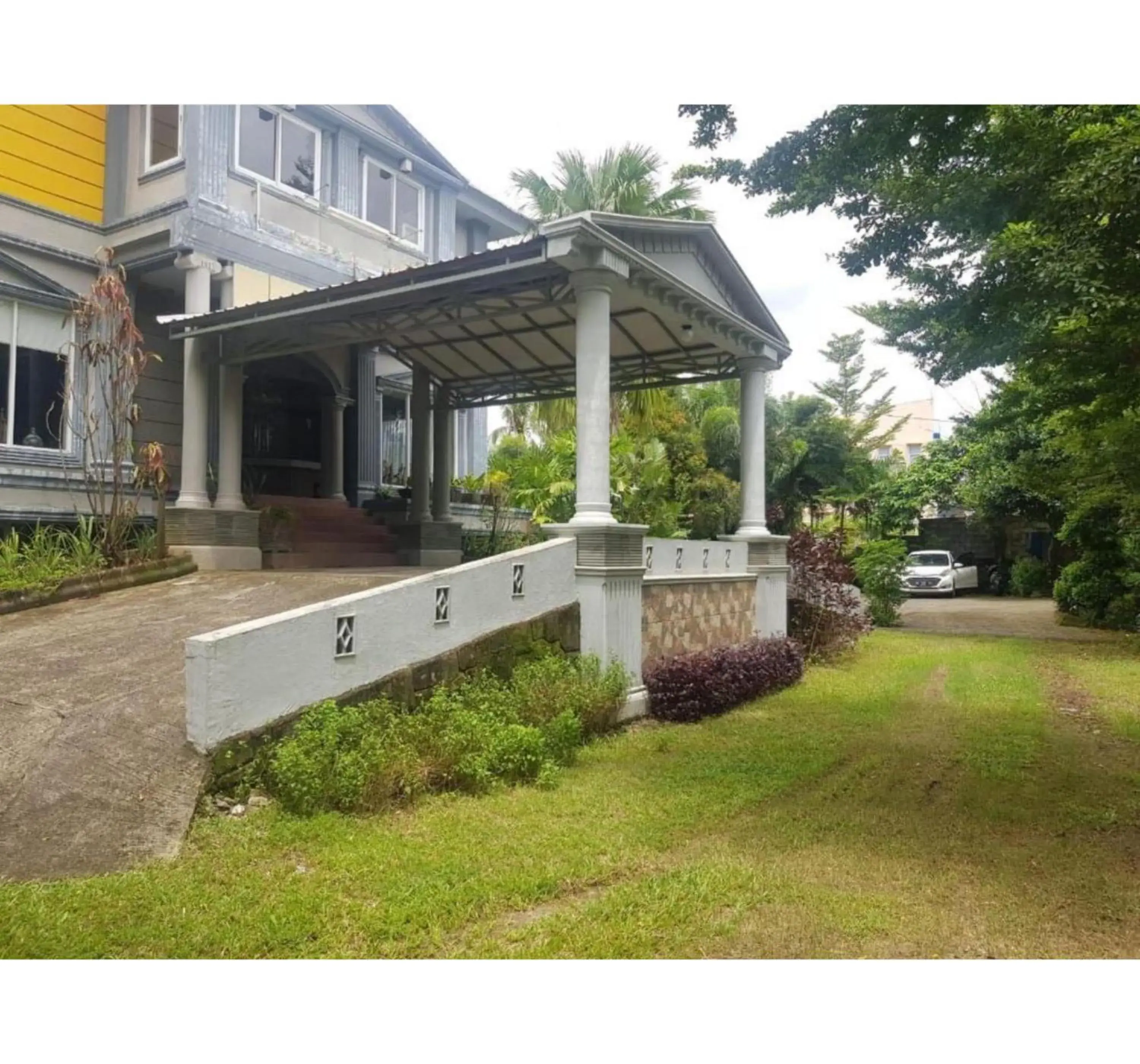 Facade/entrance in Hotel O Subur Facade/entrance in Hotel O Subur