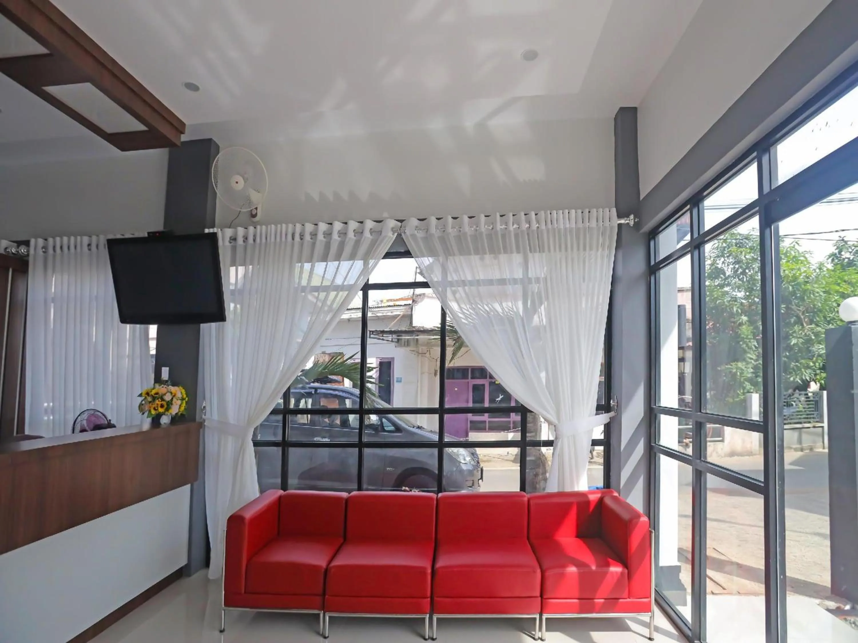 Lobby or reception, Bed in Capital O 92096 Kuala Ulee Lheue Residence Syariah