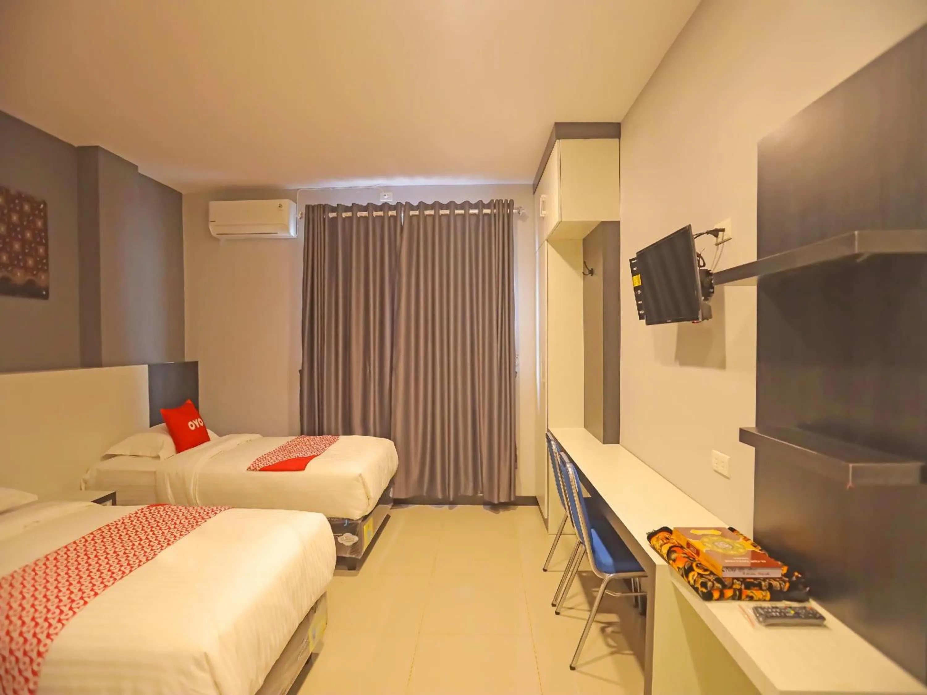 Photo of the whole room, Bed in Capital O 92096 Kuala Ulee Lheue Residence Syariah