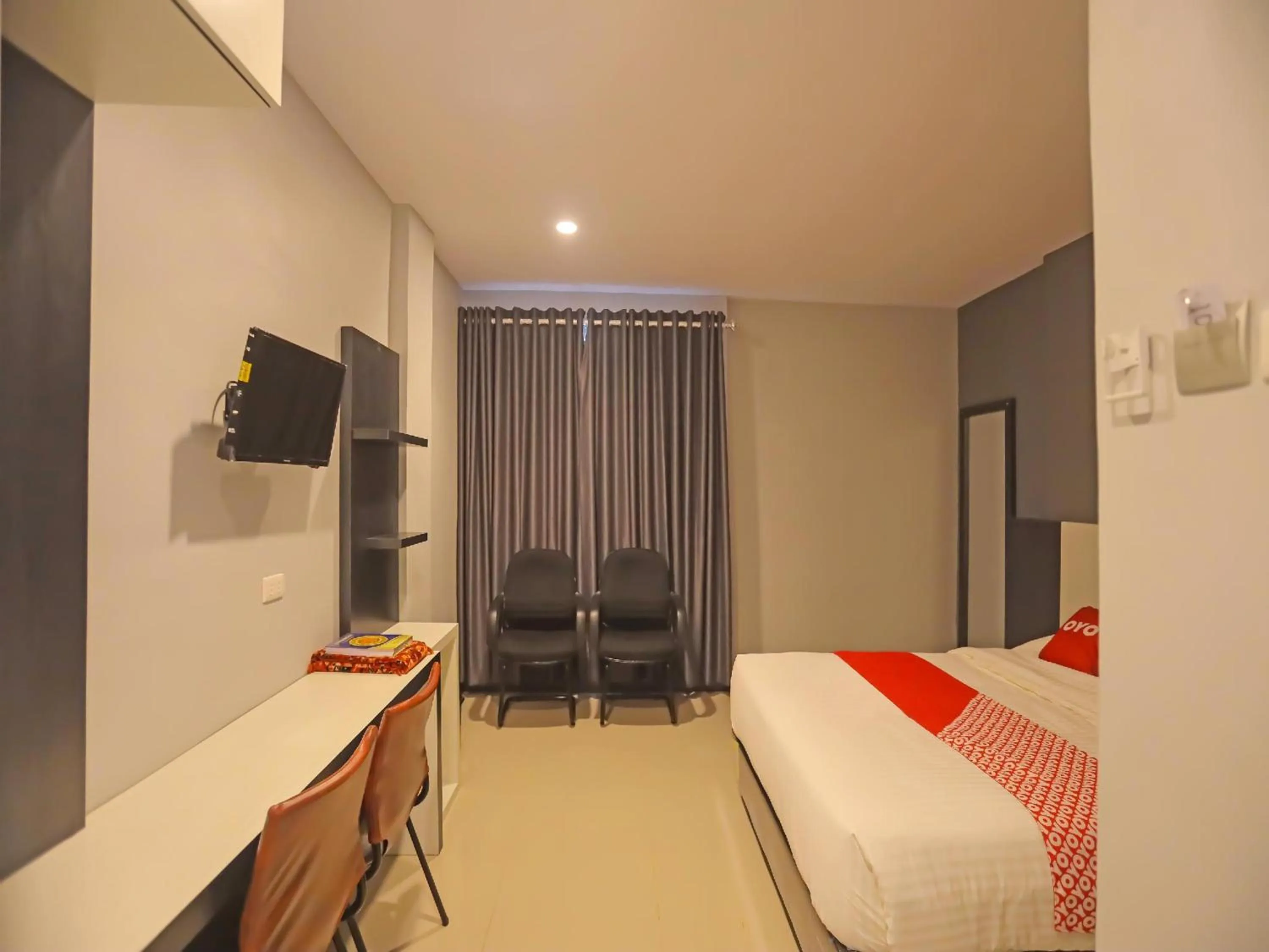 Photo of the whole room, Bed in Capital O 92096 Kuala Ulee Lheue Residence Syariah