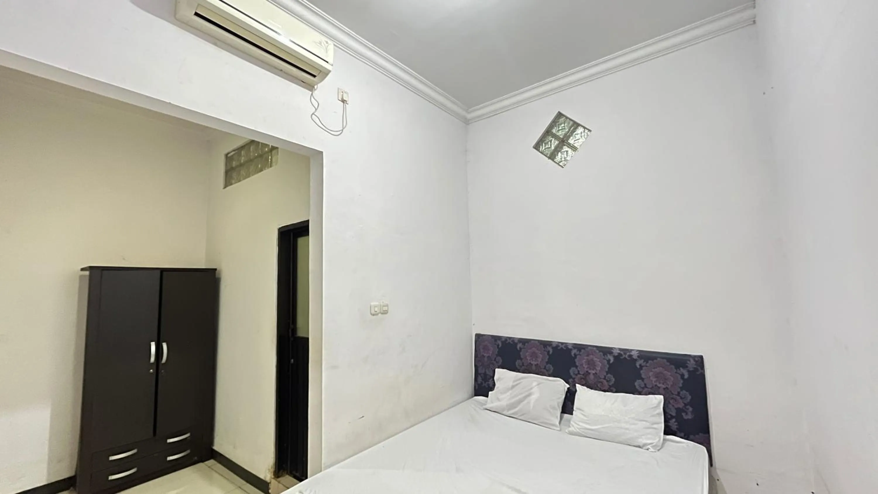 Bedroom, Bed in Hotel O Kost Biru