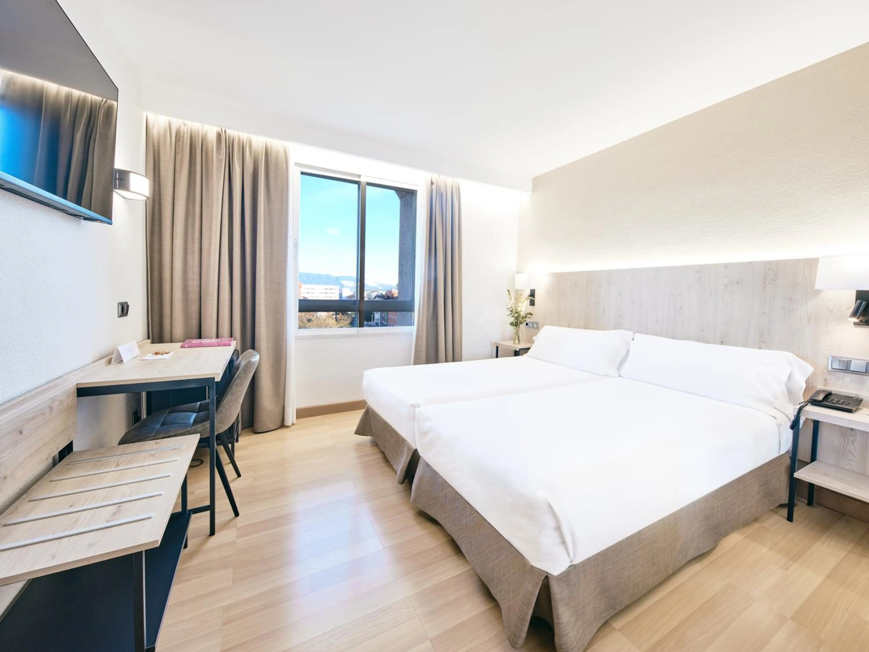 Bedroom, Bed in Hotel Albret