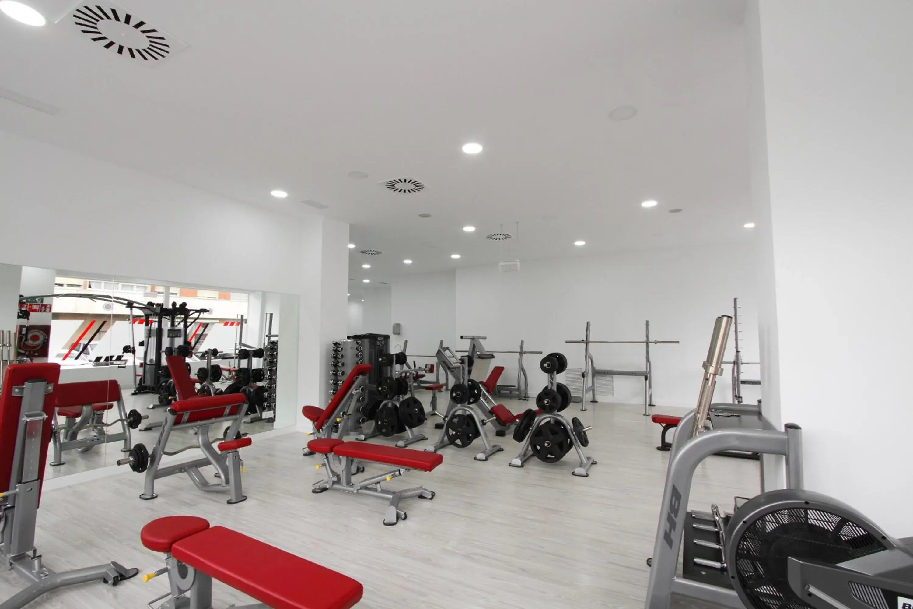 Fitness centre/facilities in Hotel Albret Fitness centre/facilities in Hotel Albret